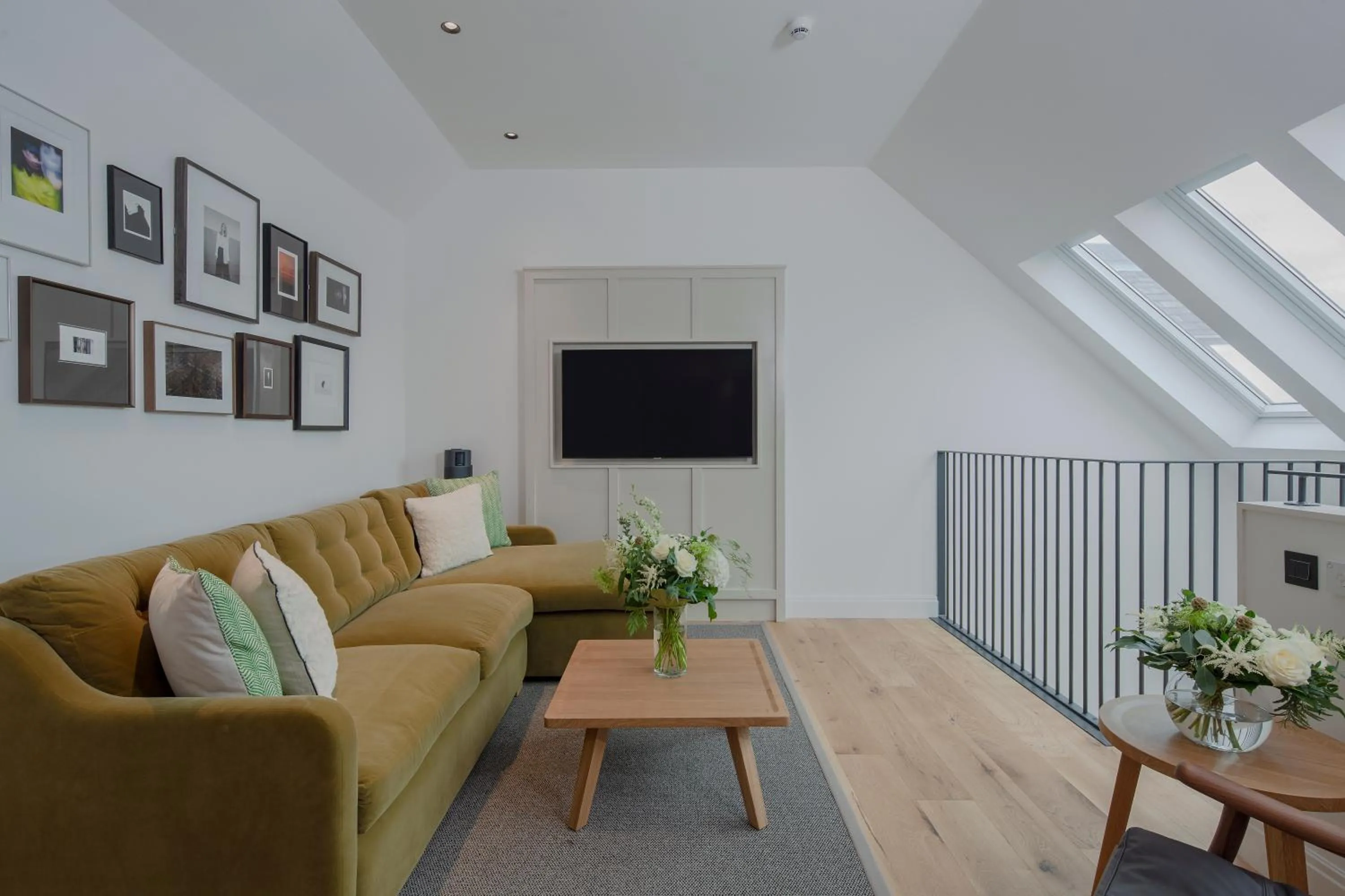 Deluxe One Bedroom Loft in Old Town Chambers, Autograph Collection