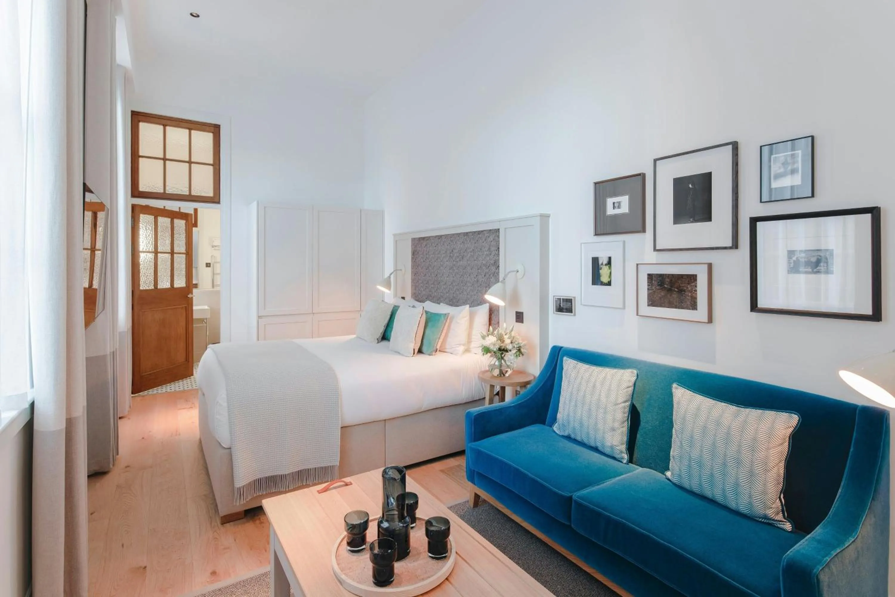 Photo of the whole room, Bed in Old Town Chambers, Autograph Collection