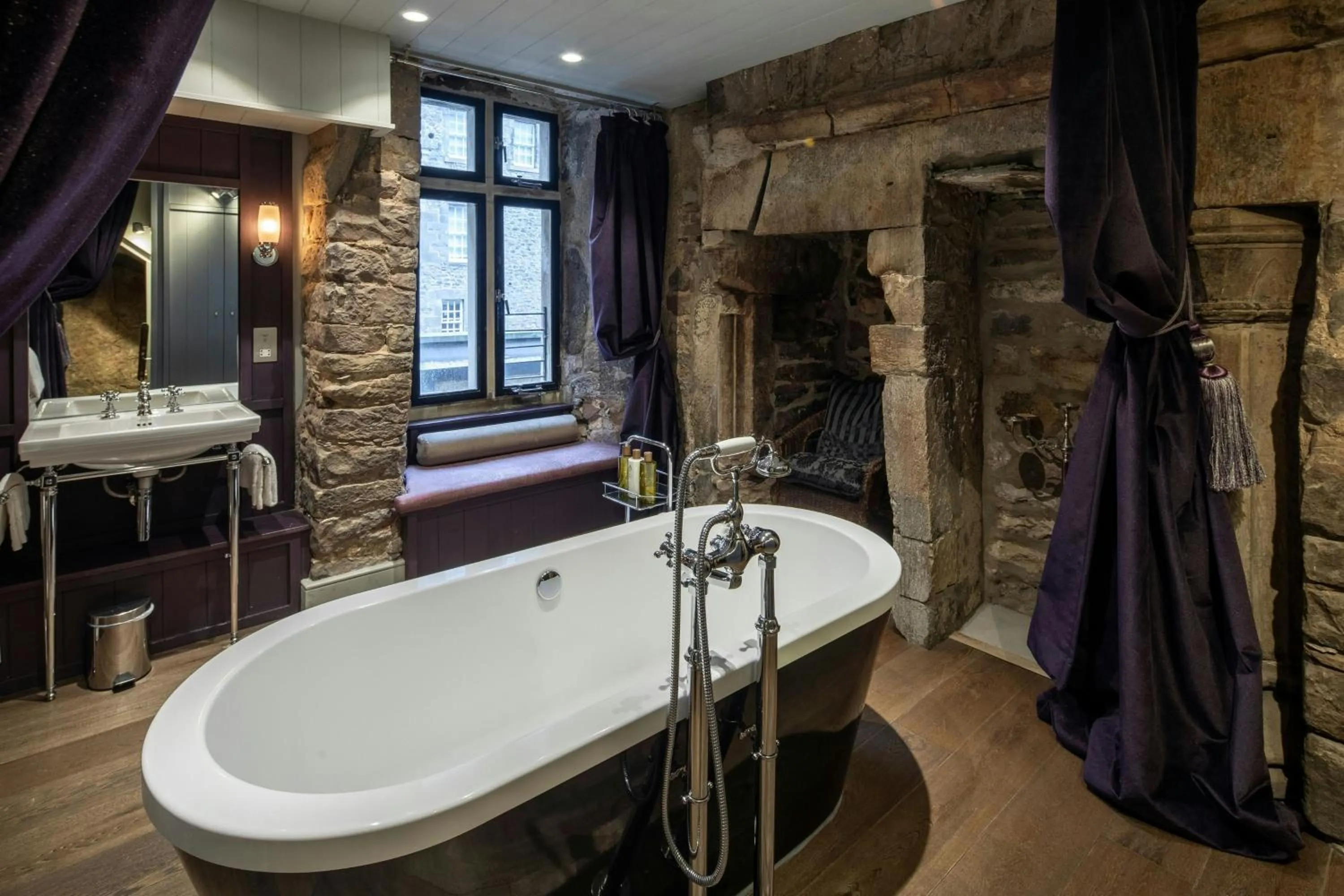 Bathroom in Old Town Chambers, Autograph Collection