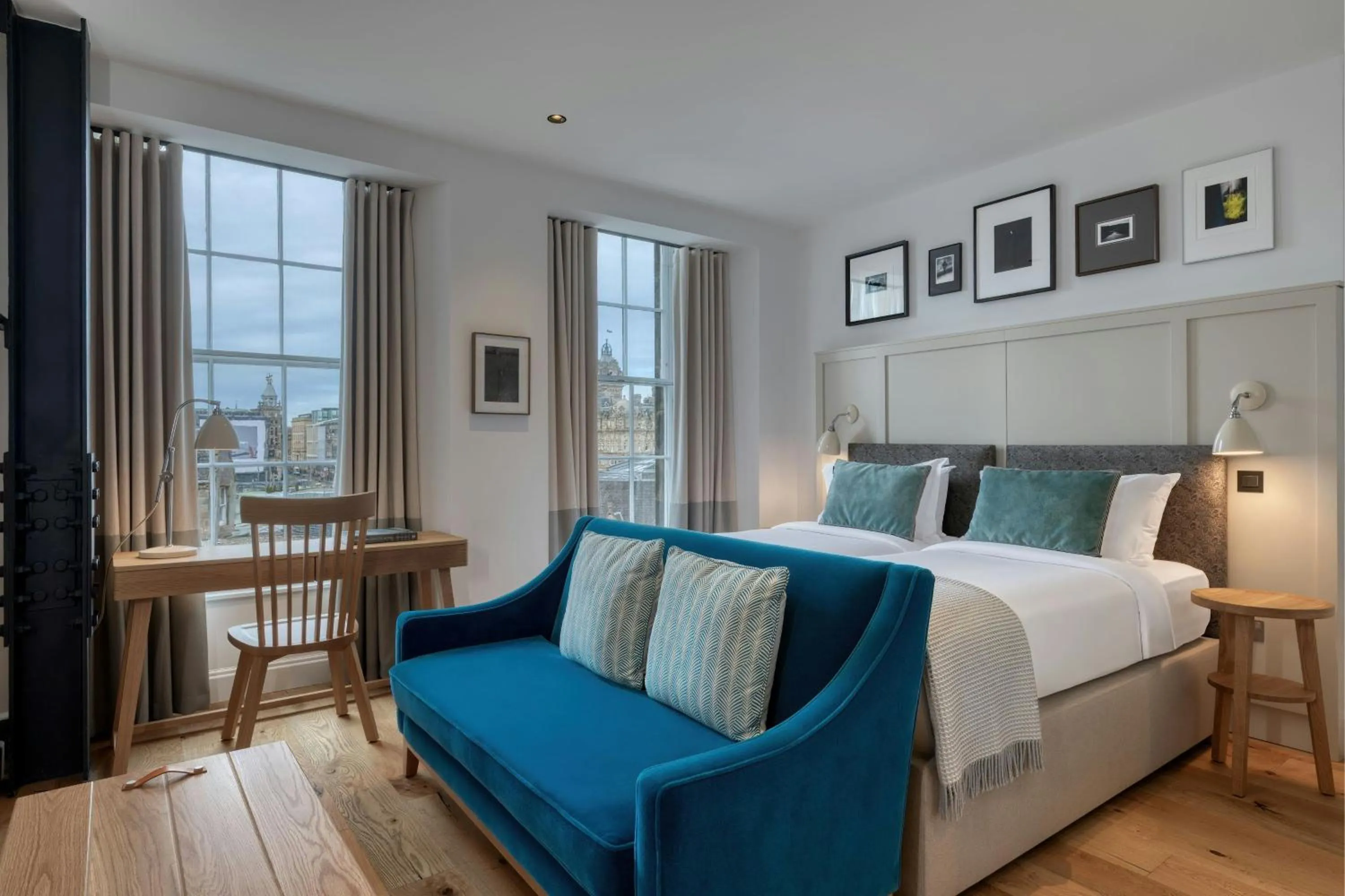 Living room, Bed in Old Town Chambers, Autograph Collection