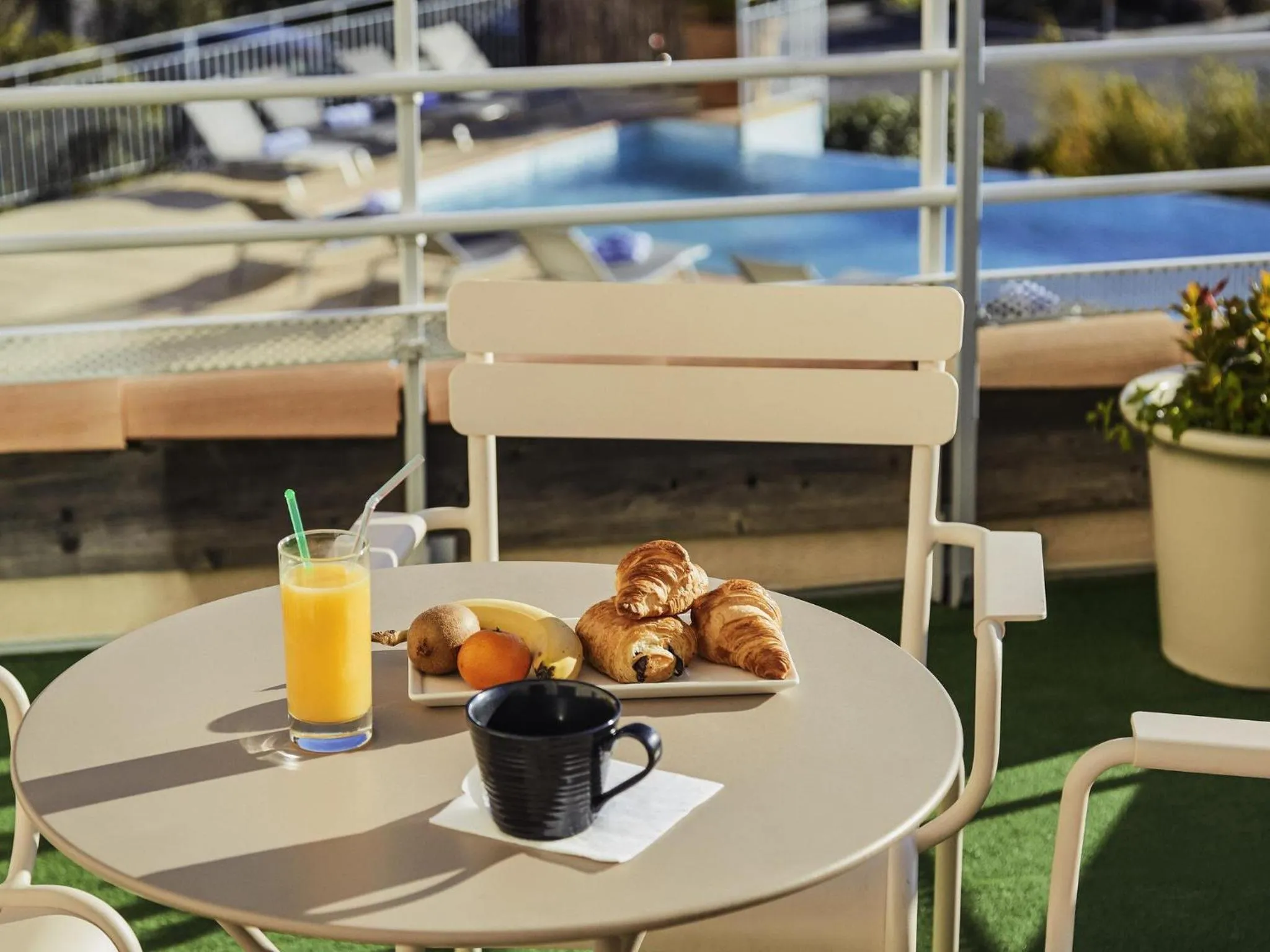 Bedroom in ibis La Ciotat