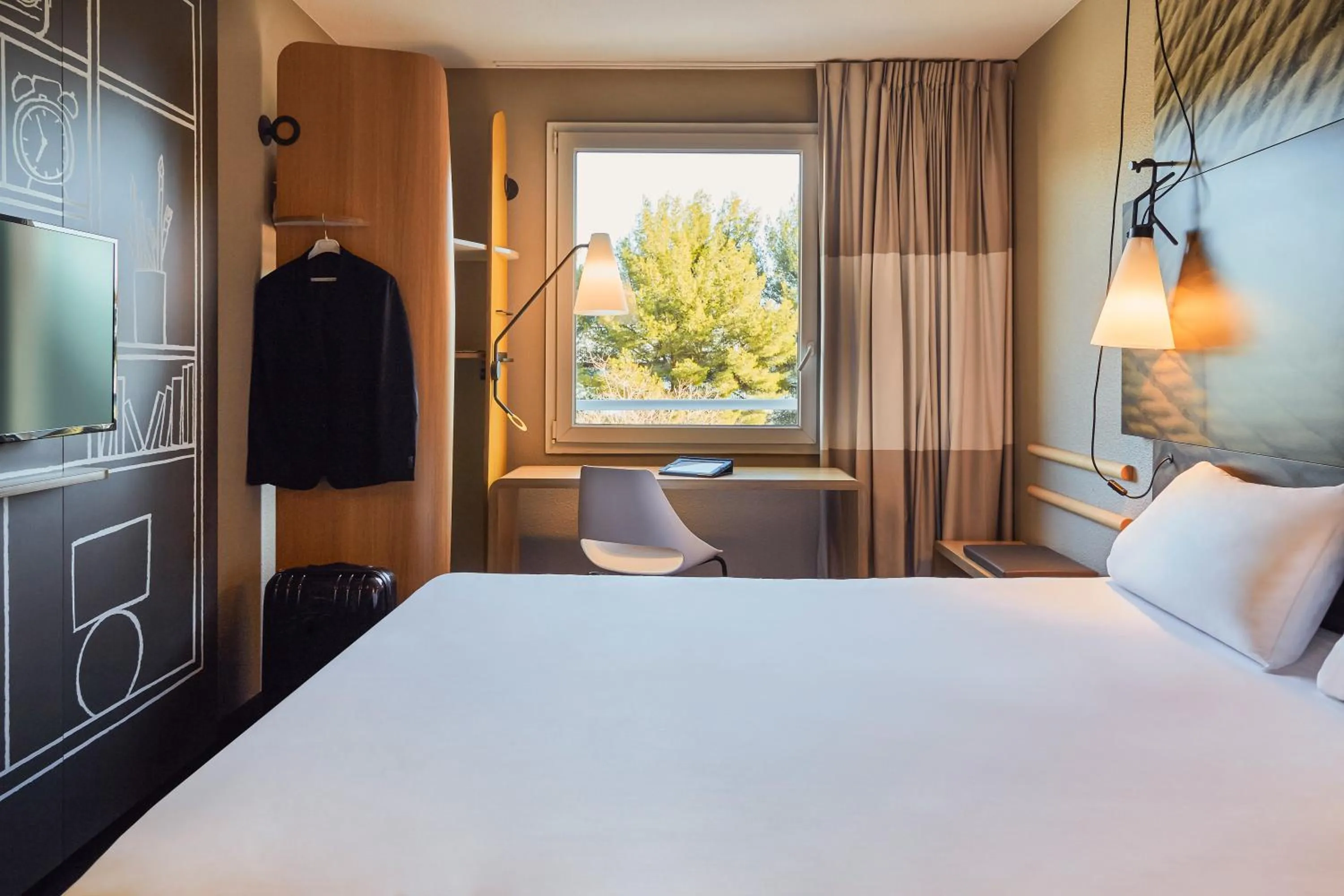 Bed in ibis La Ciotat