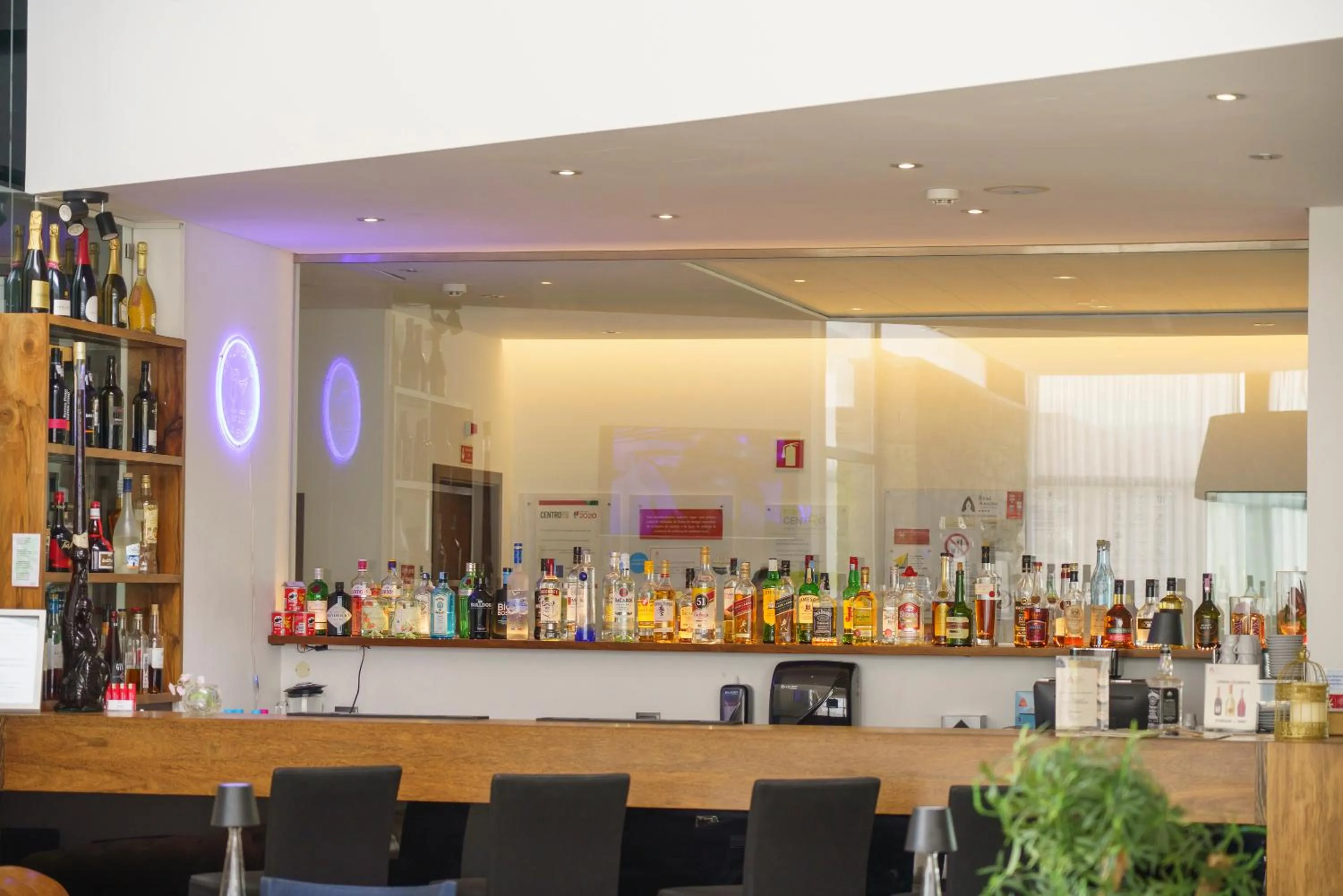 Lounge or bar in Real Abadia, Congress & Spa Hotel