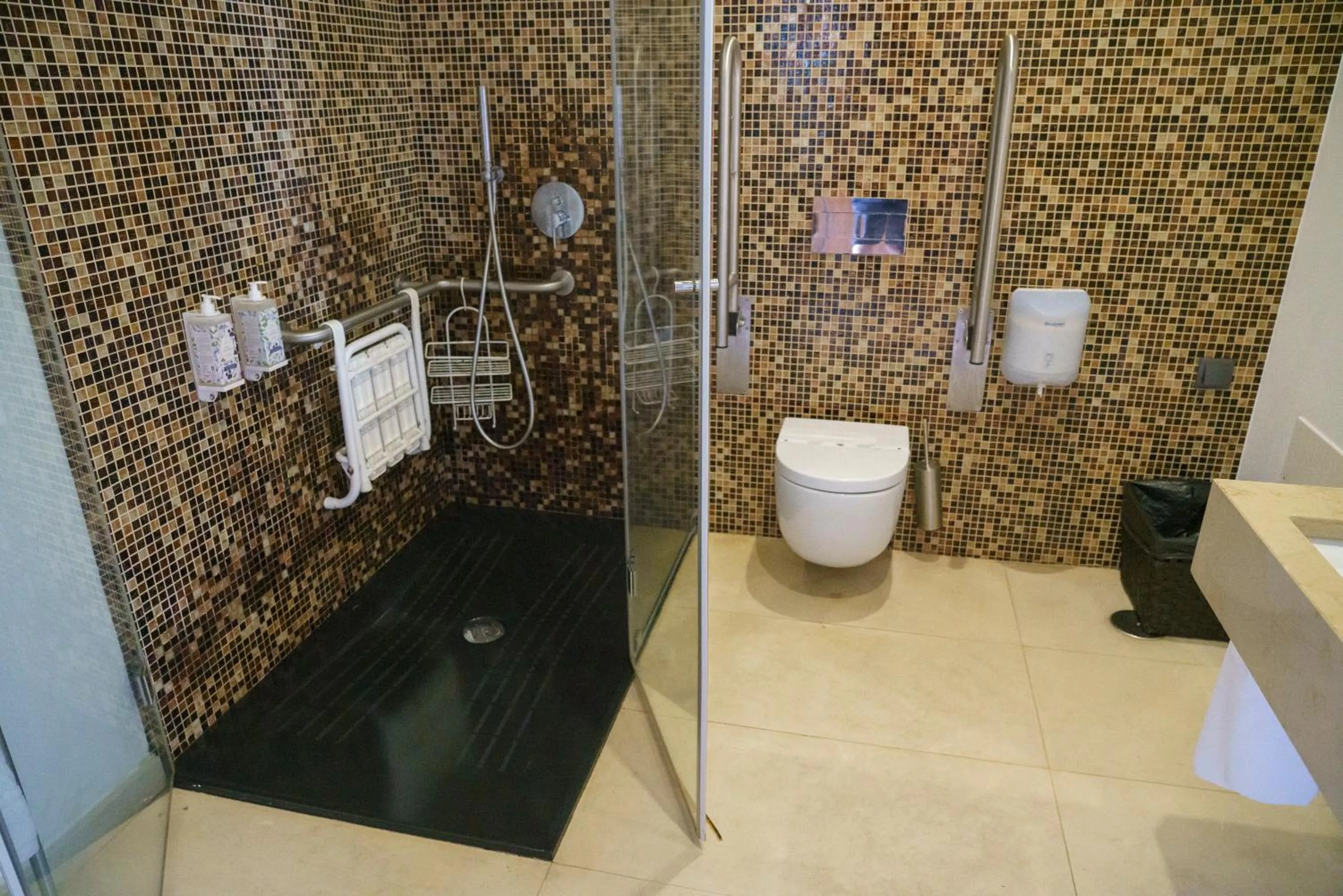 Bathroom in Real Abadia, Congress & Spa Hotel