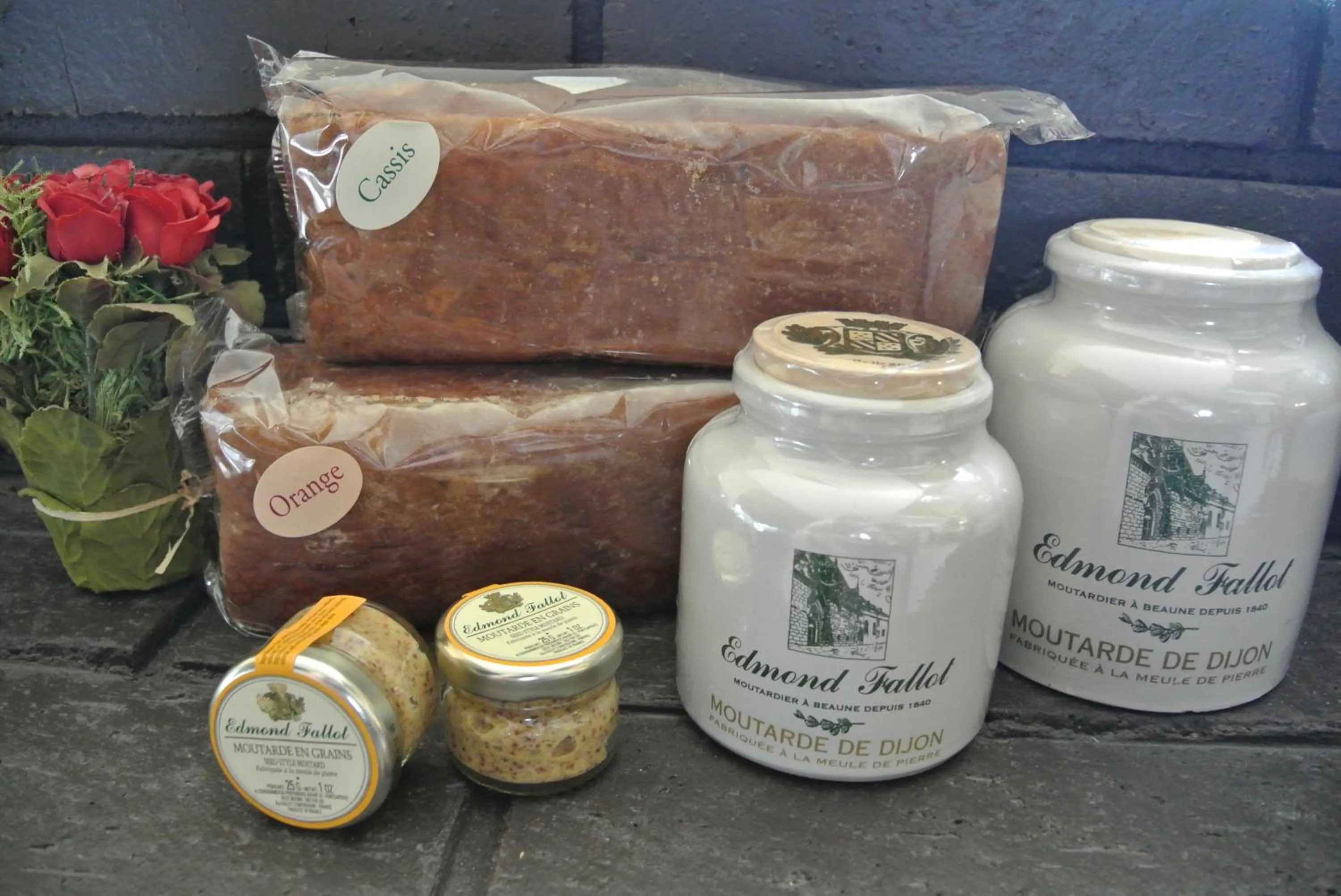 On-site shops in The Originals City, Hôtel Castel Burgond, Dijon Ouest