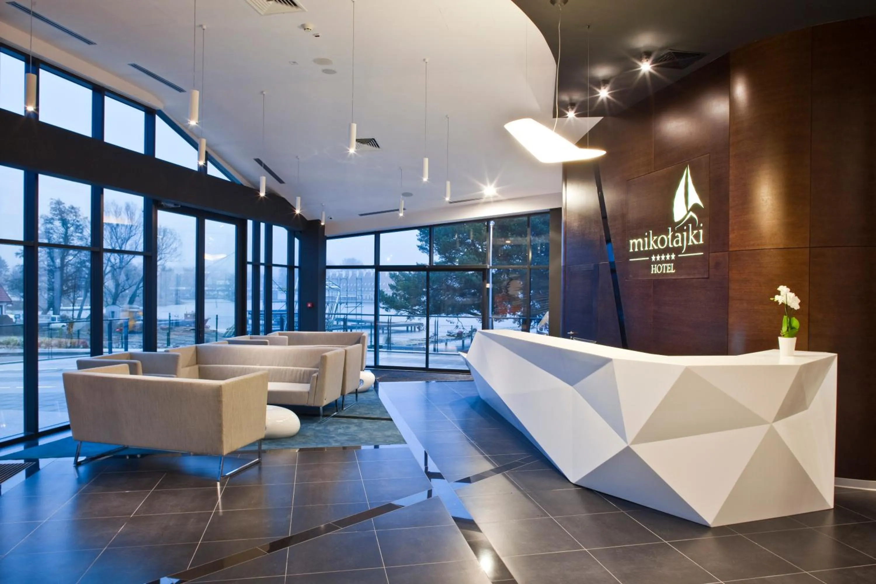 Lobby or reception in Hotel Mikołajki Leisure & SPA - Destigo Hotels