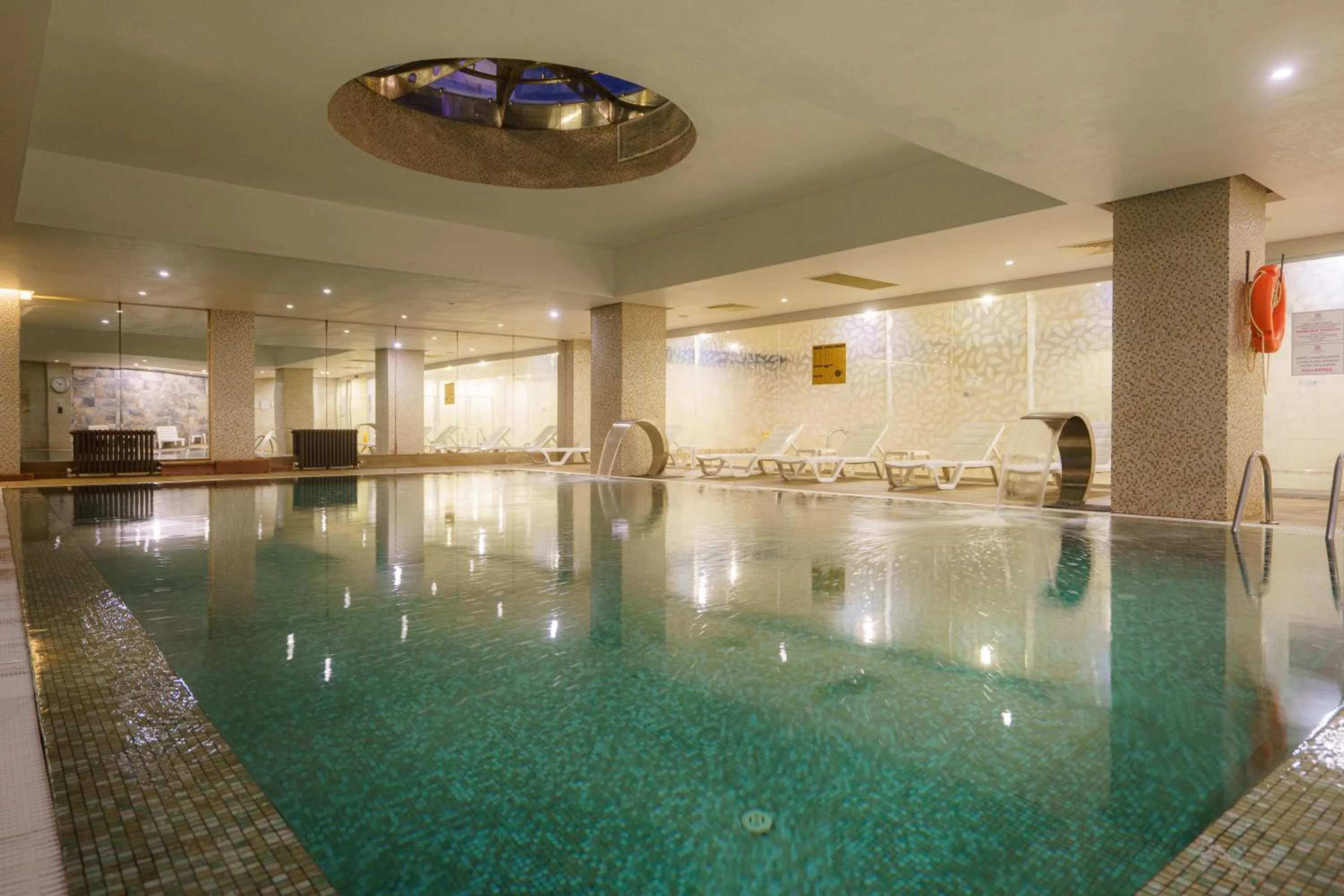 Swimming pool in Boyalik Beach Hotel & Spa Cesme