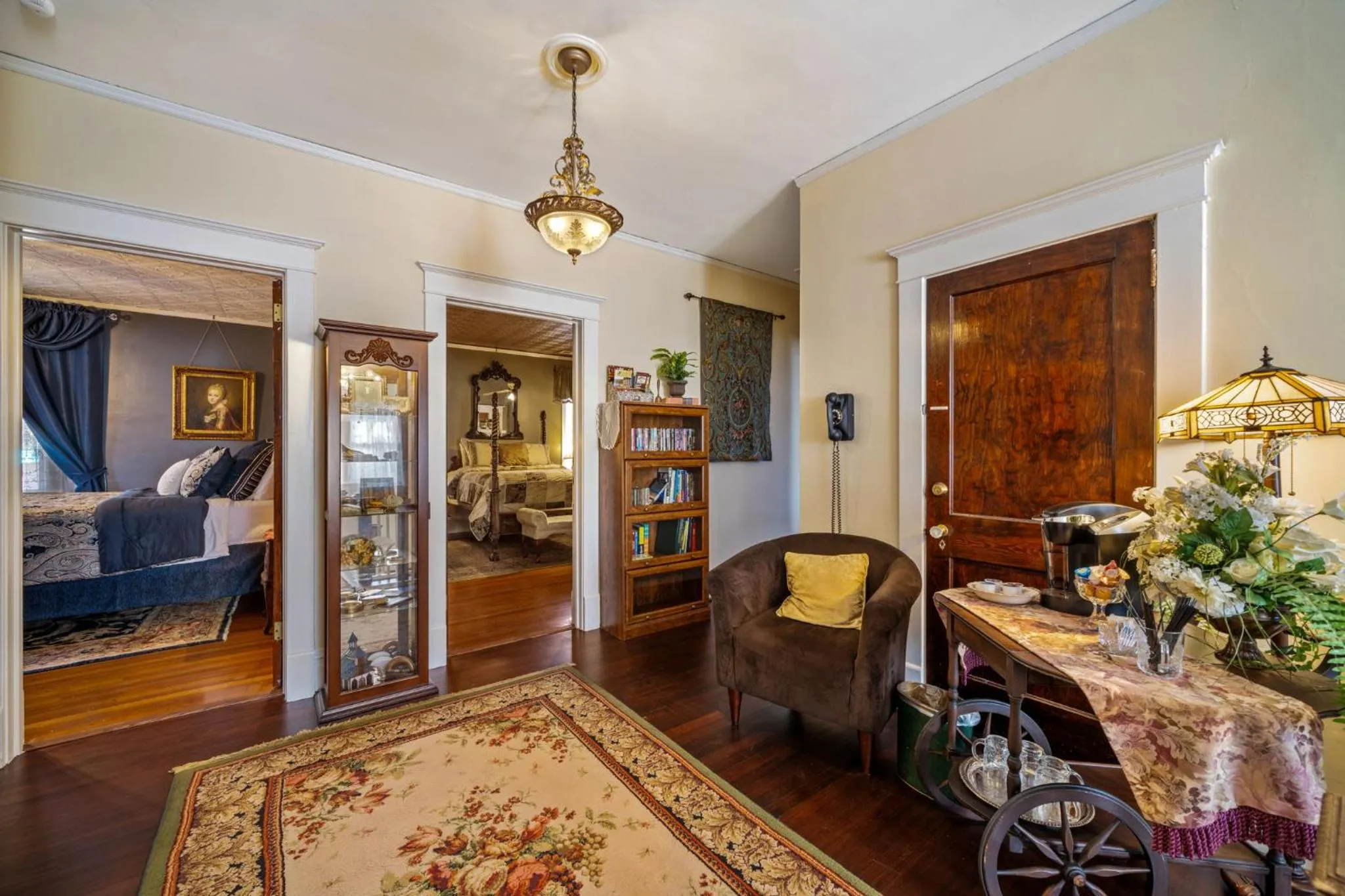 Coffee/tea facilities, Bed in The Inn on Front Street