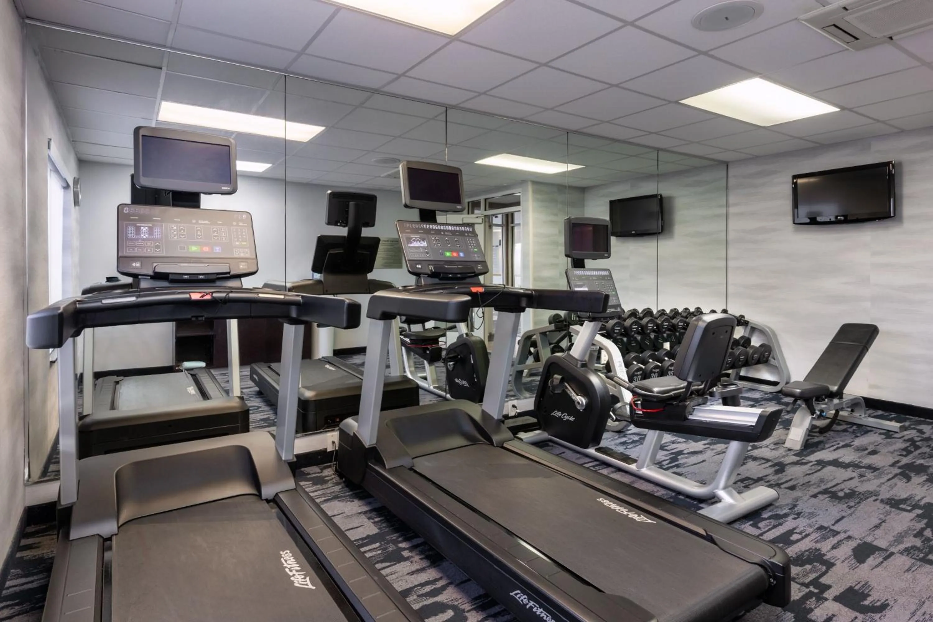 Fitness centre/facilities in Fairfield Inn & Suites by Marriott Smithfield