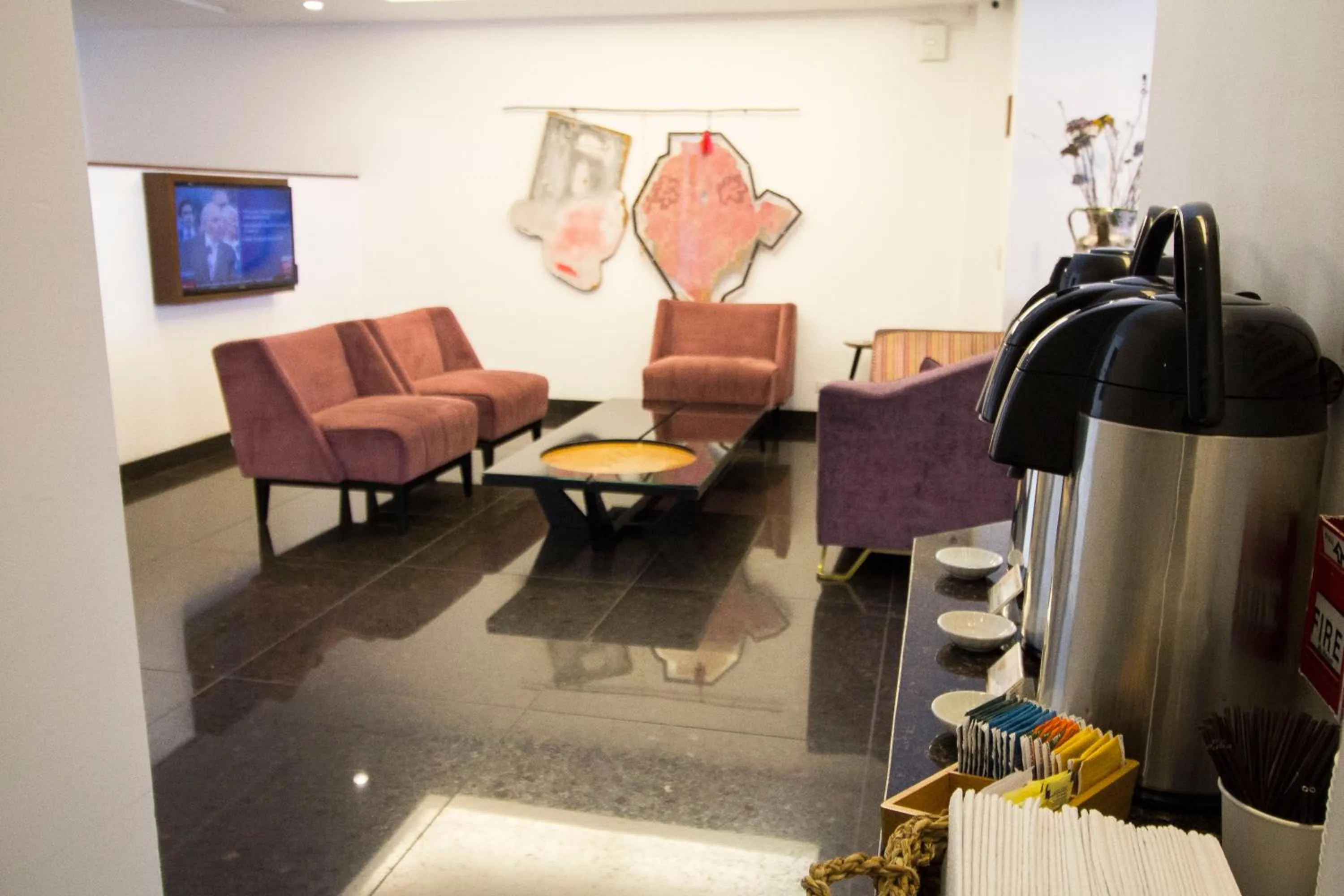 Communal lounge/ TV room in Tierra Viva Miraflores Larco