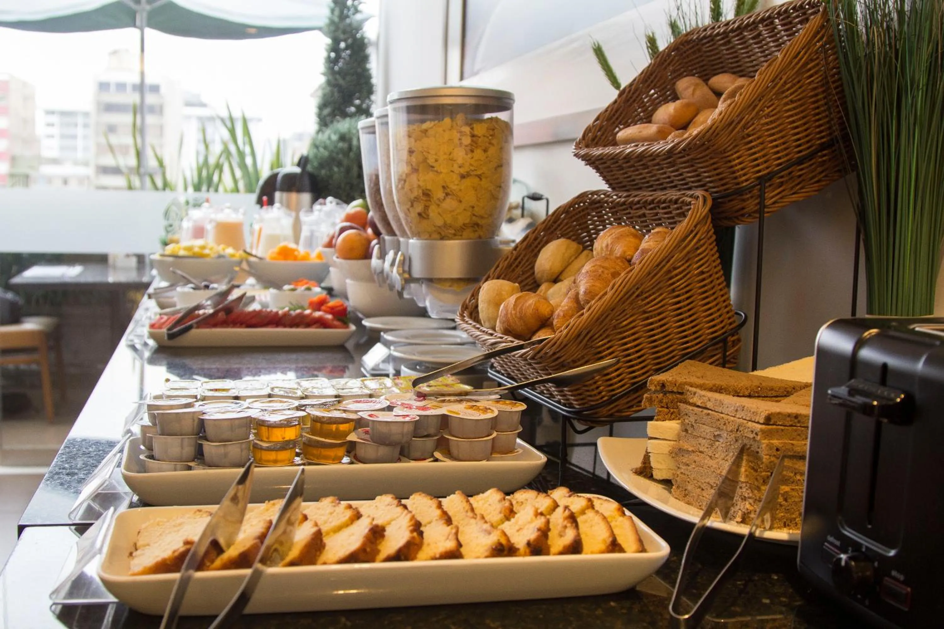 Buffet breakfast in Tierra Viva Miraflores Larco