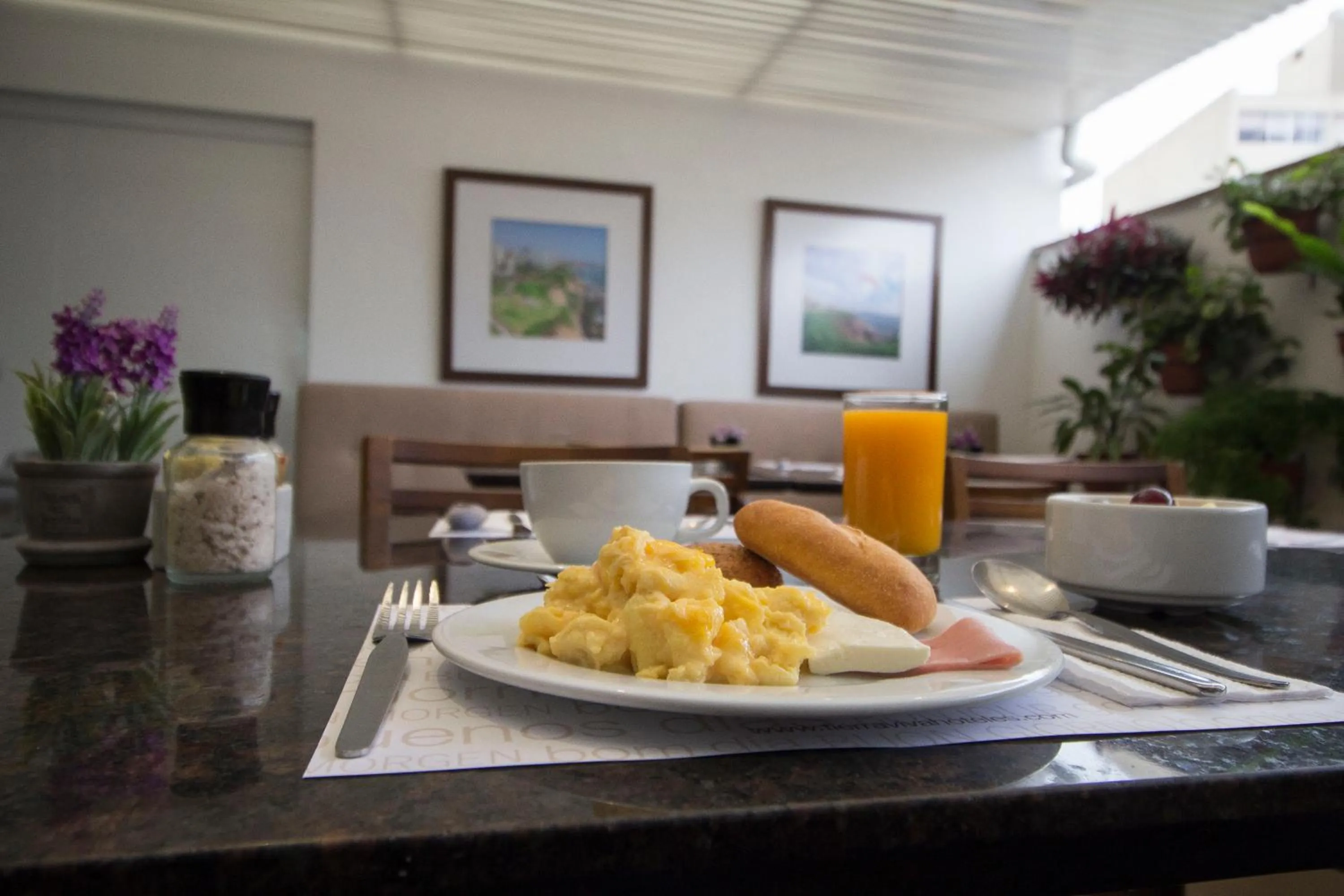 Buffet breakfast in Tierra Viva Miraflores Larco