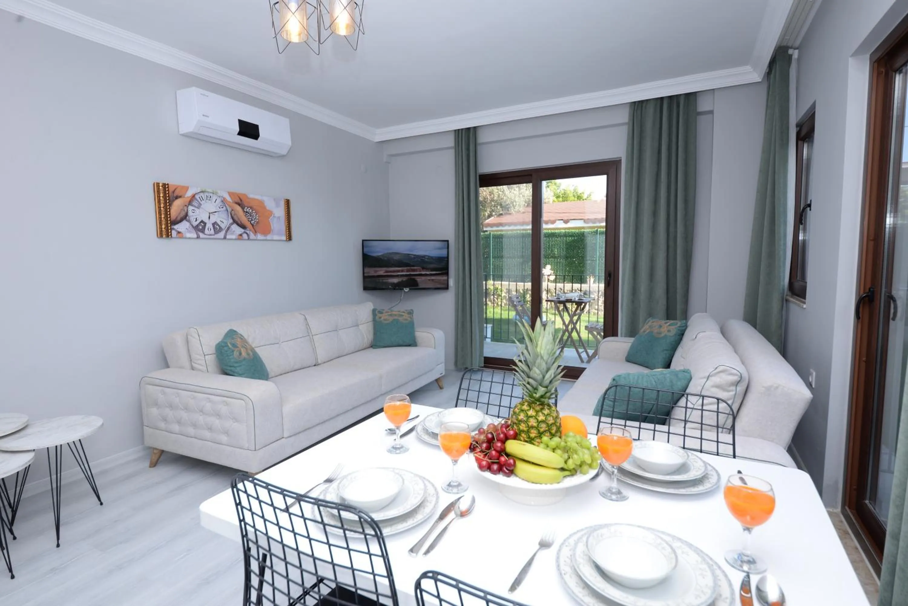 Kitchen or kitchenette in Bahçe Apart