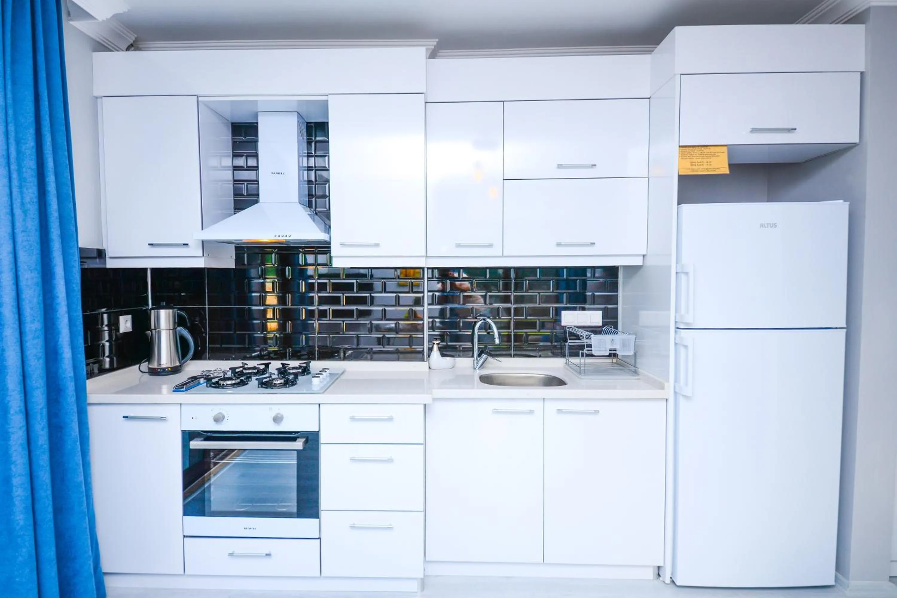 Kitchen or kitchenette in Bahçe Apart