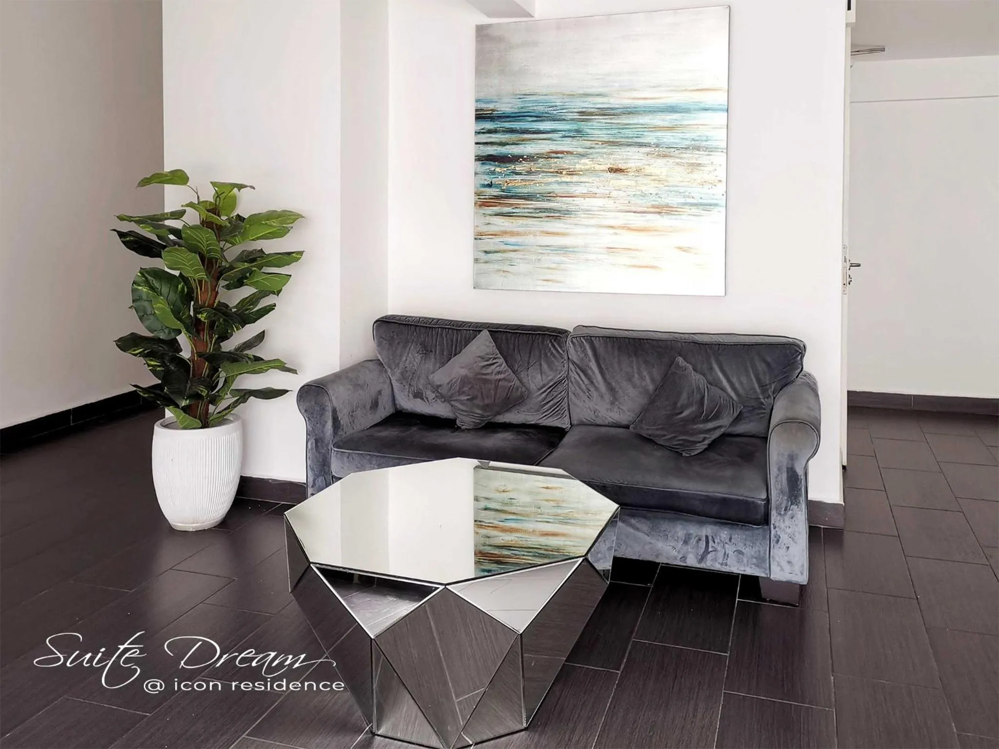 Lobby or reception in Suite Dream@Icon Residence