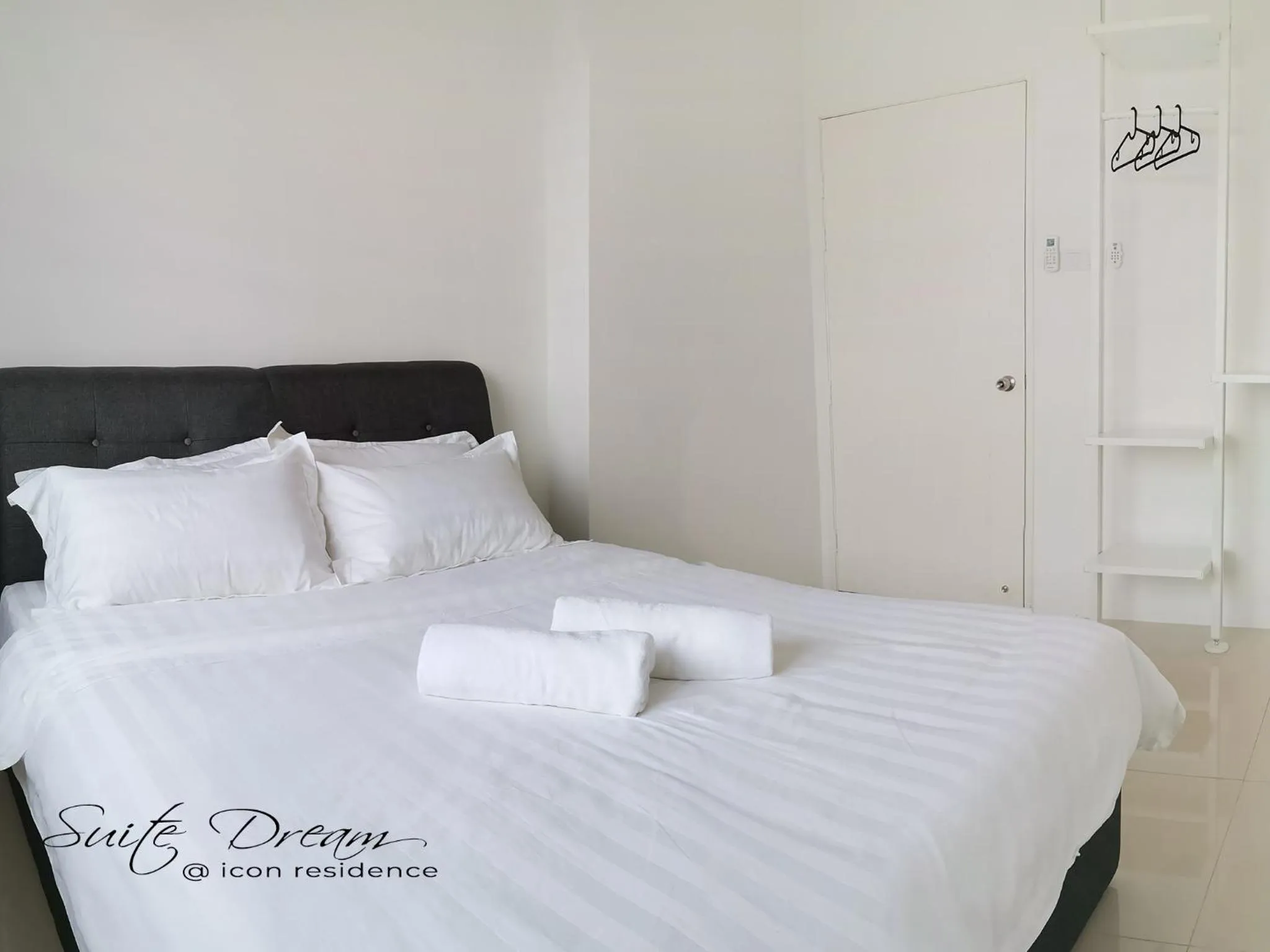 Bed in Suite Dream@Icon Residence