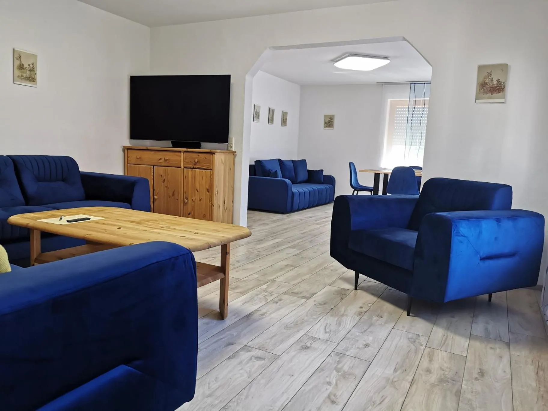 Communal lounge/ TV room in Hotel Garni Jägerhof