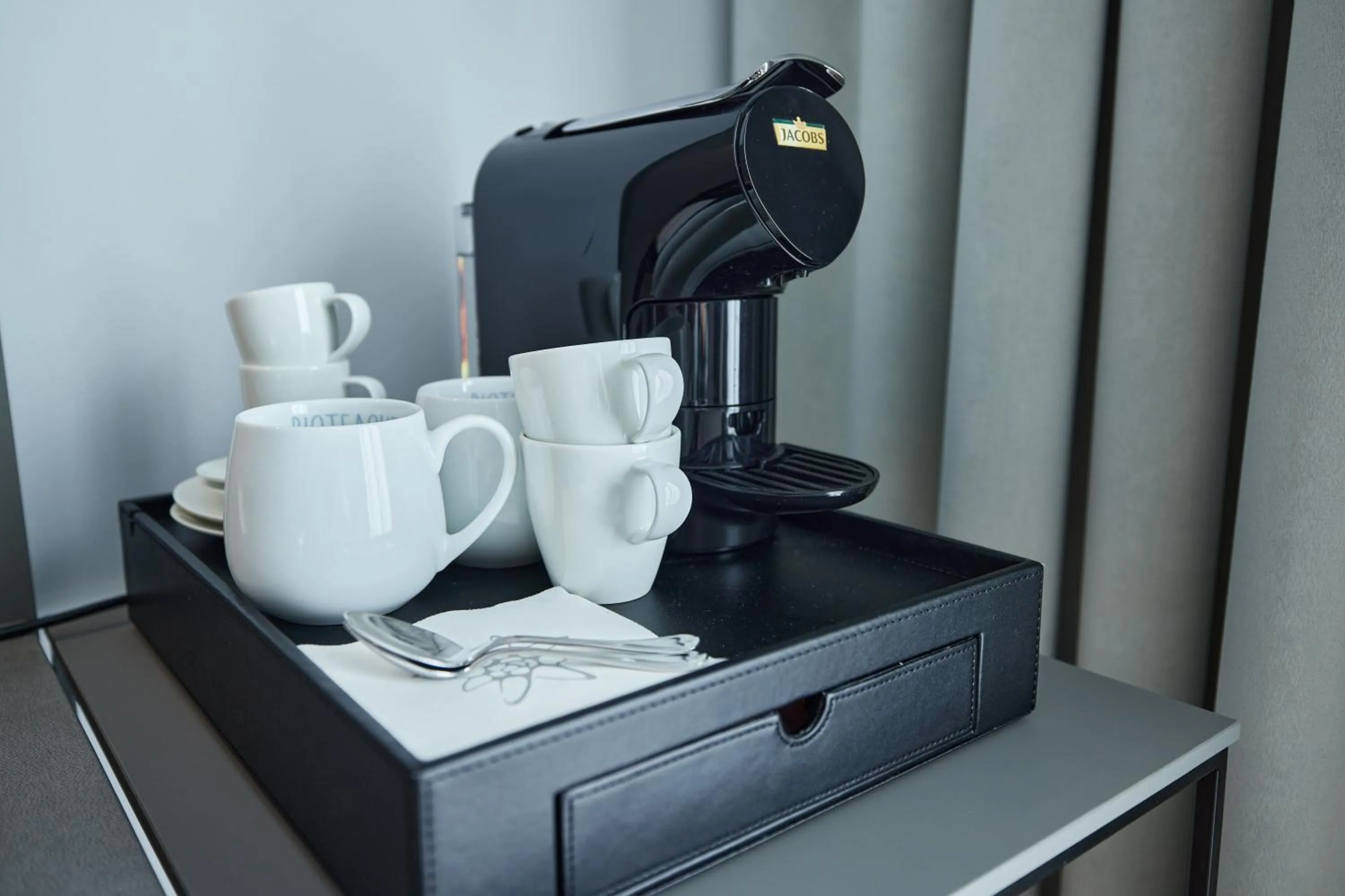 Coffee/tea facilities in Hotel EDELWEISS Berchtesgaden Superior