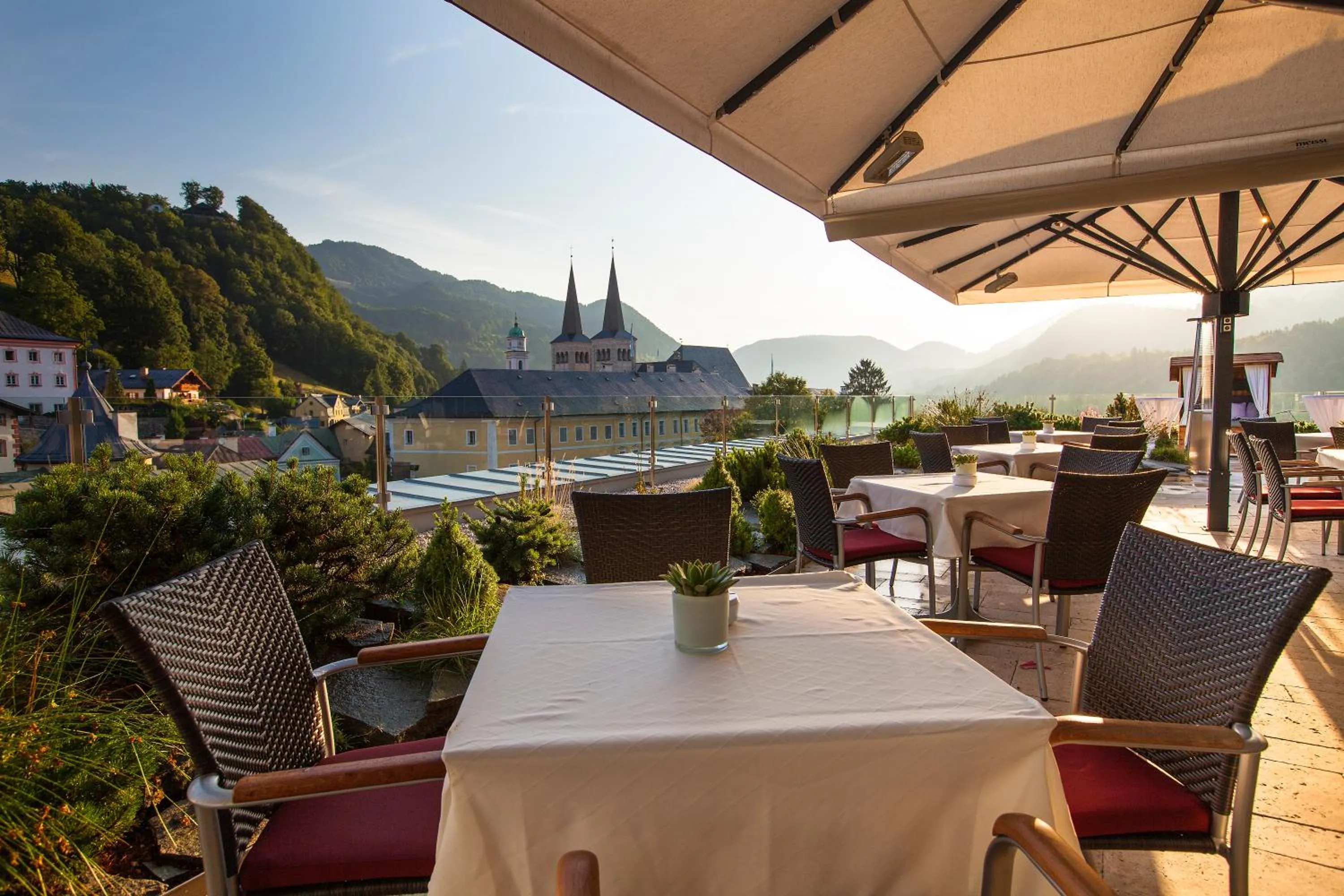 Food and drinks in Hotel EDELWEISS Berchtesgaden Superior