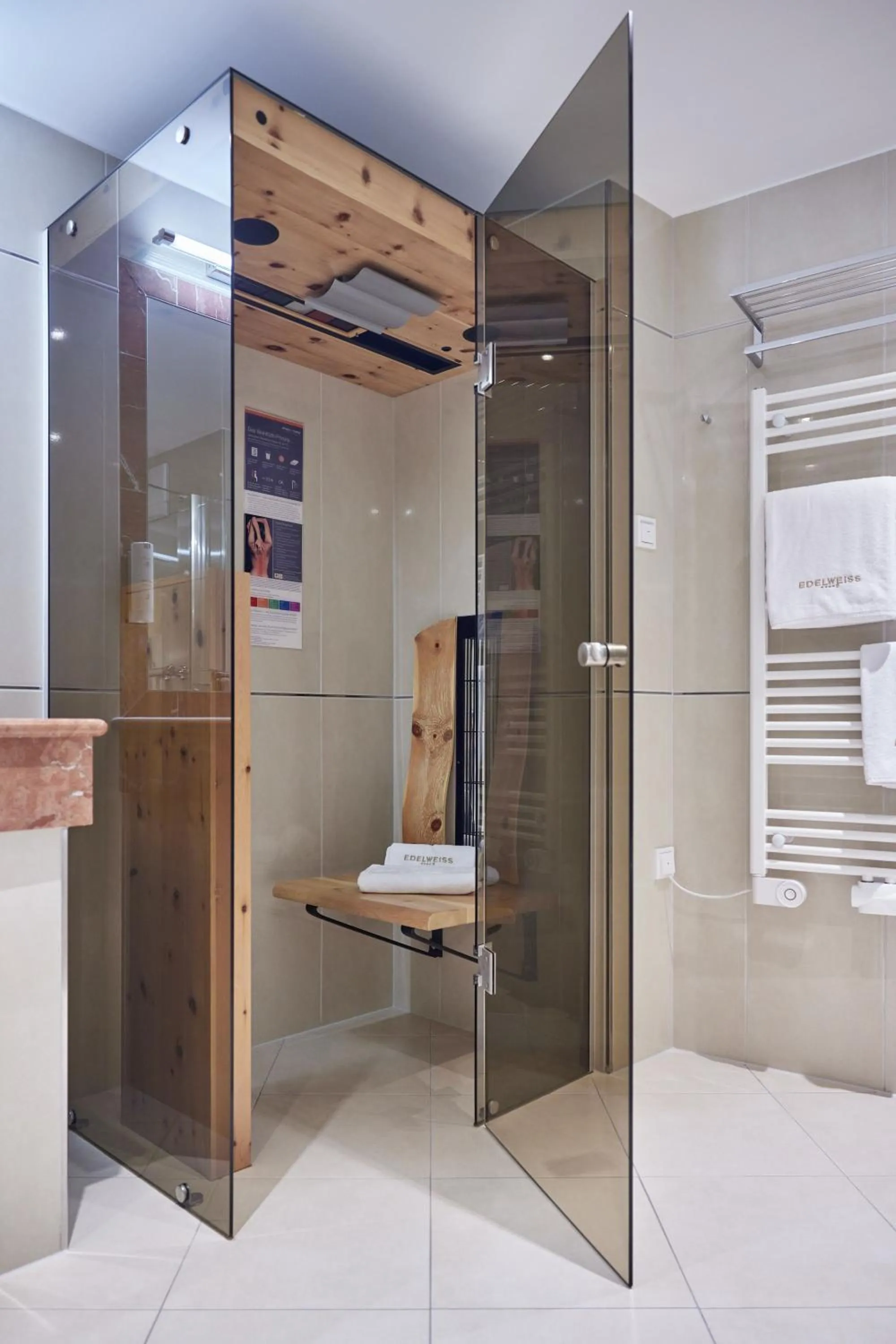 Bathroom in Hotel EDELWEISS Berchtesgaden Superior