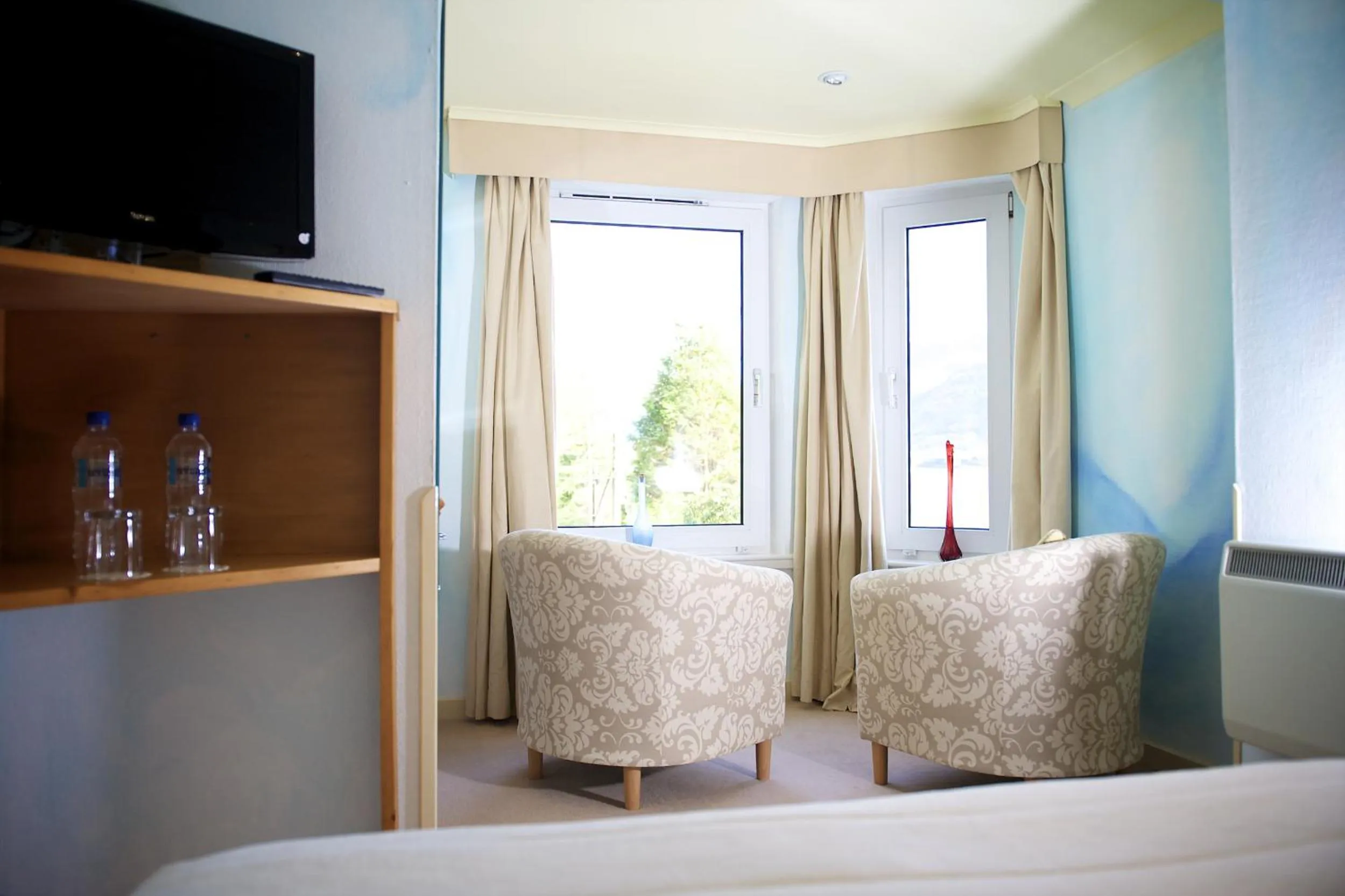 Day, Bed in The Lodge on the Loch by OYO