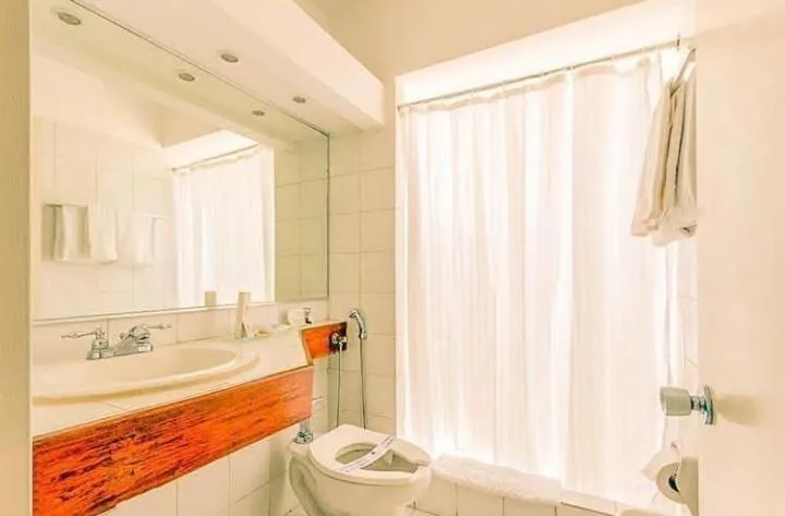 Hotel Cristina Suites