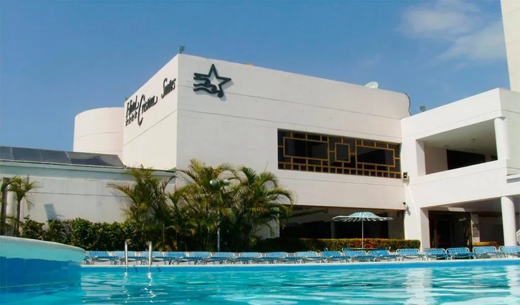Swimming pool in Hotel Cristina Suites