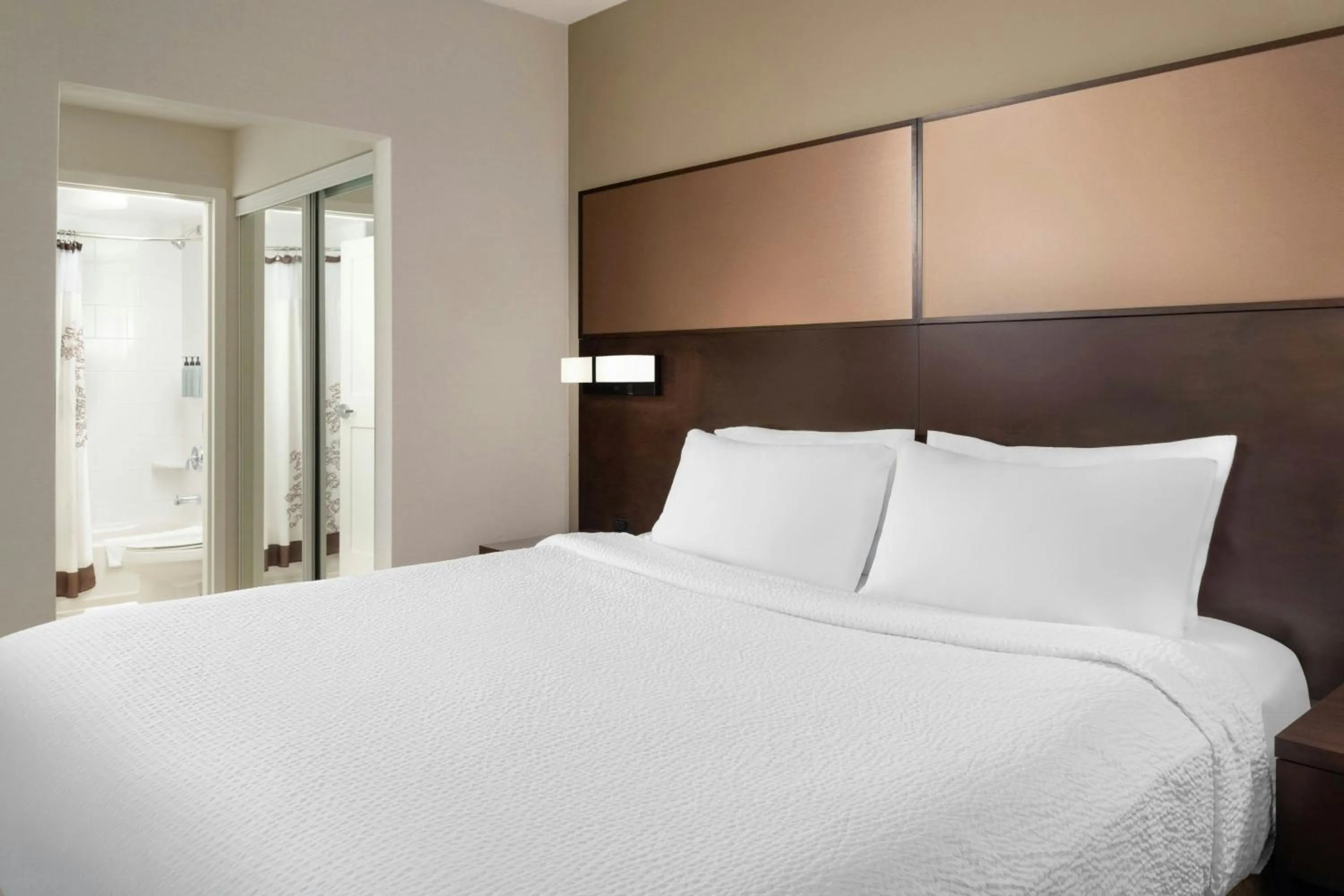 Bedroom, Bed in Residence Inn by Marriott Ottawa Airport