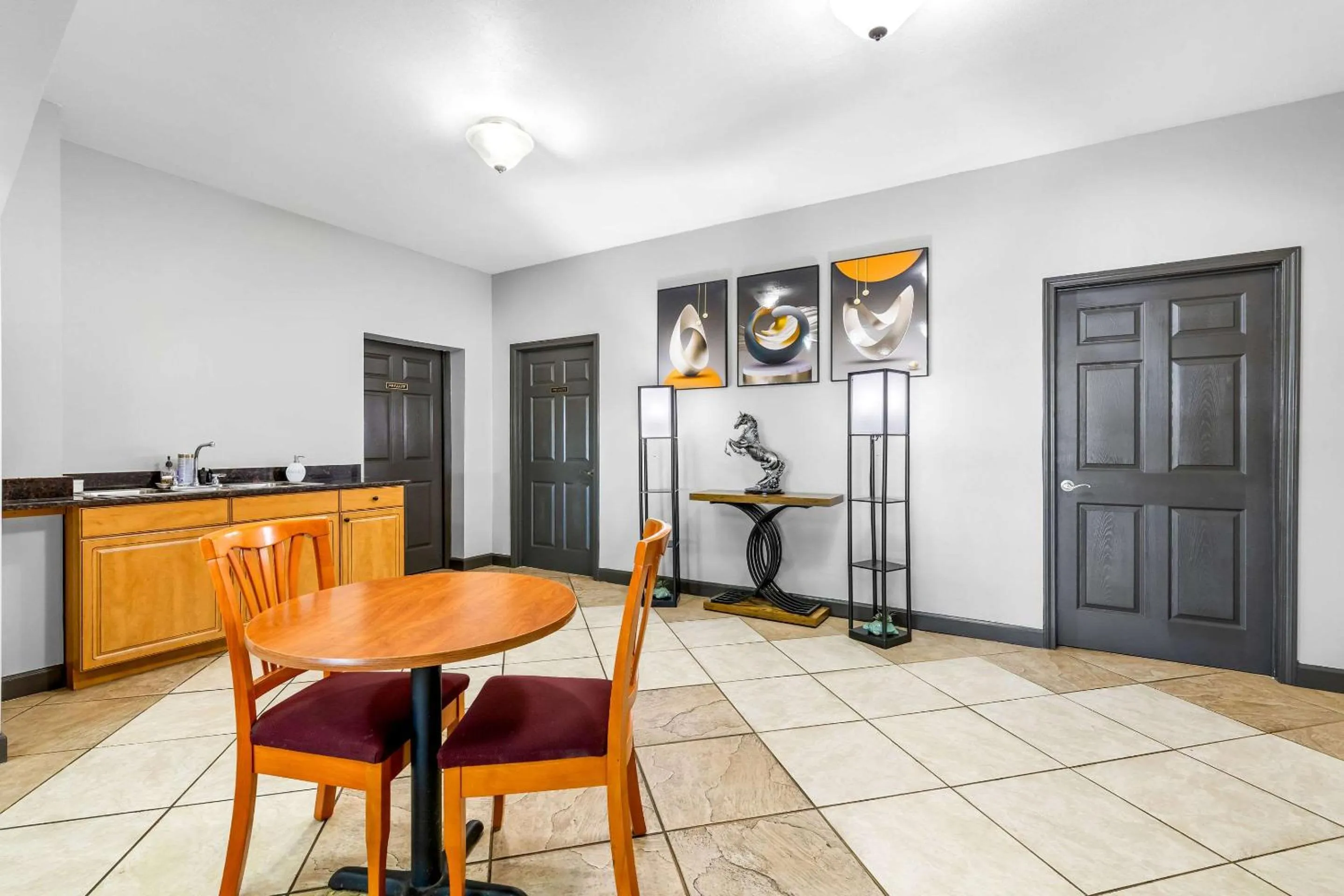 Breakfast in Quality Inn Lawrenceburg