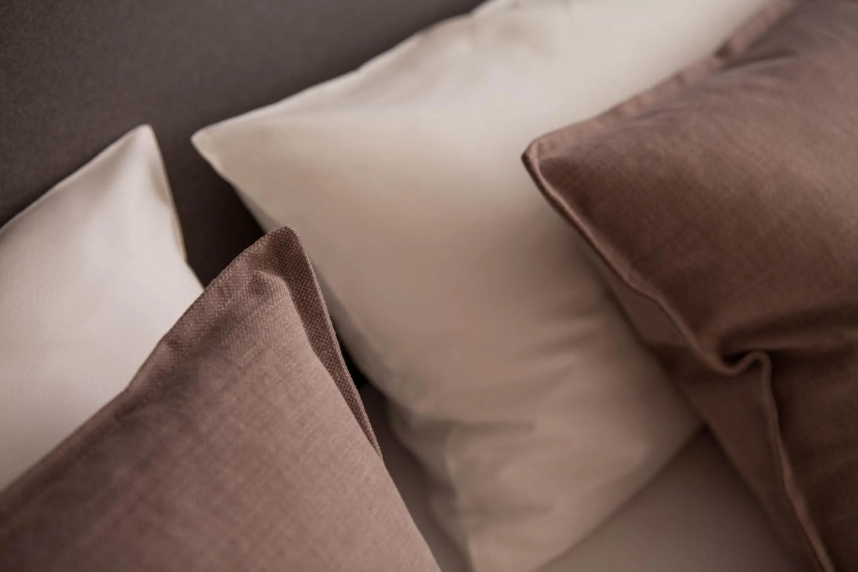 Bed in Stadtrandzimmer