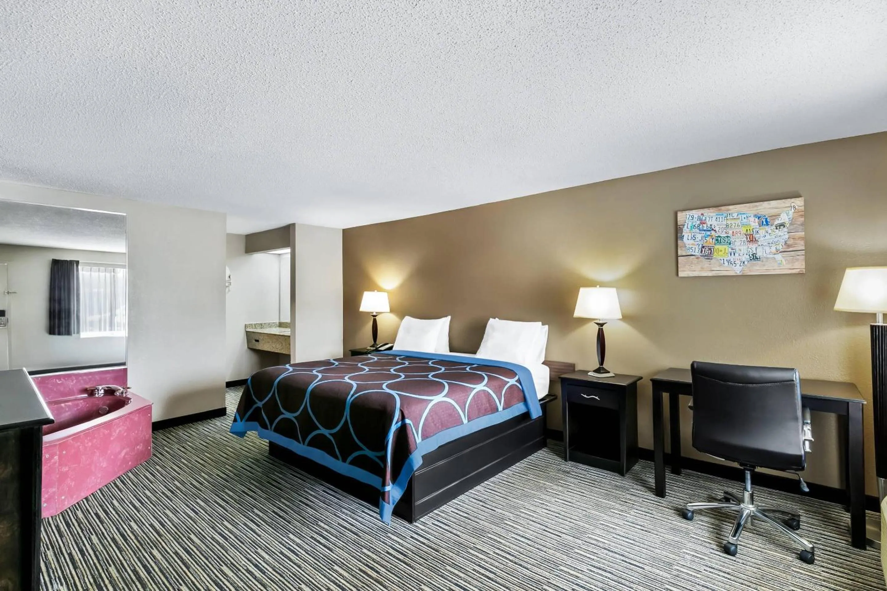 Bedroom, Bed in Econo Lodge Elberton