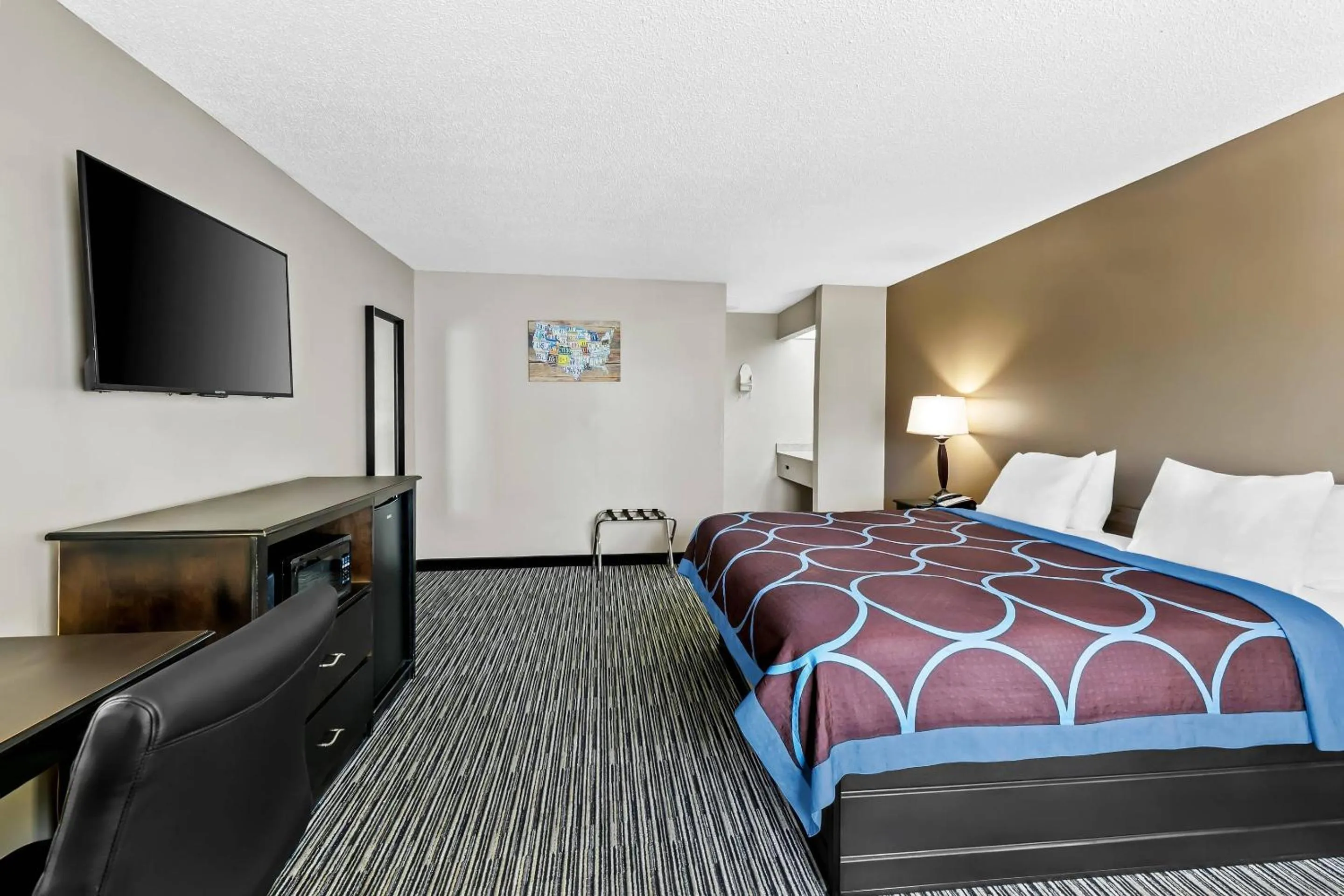 Bedroom, Bed in Econo Lodge Elberton