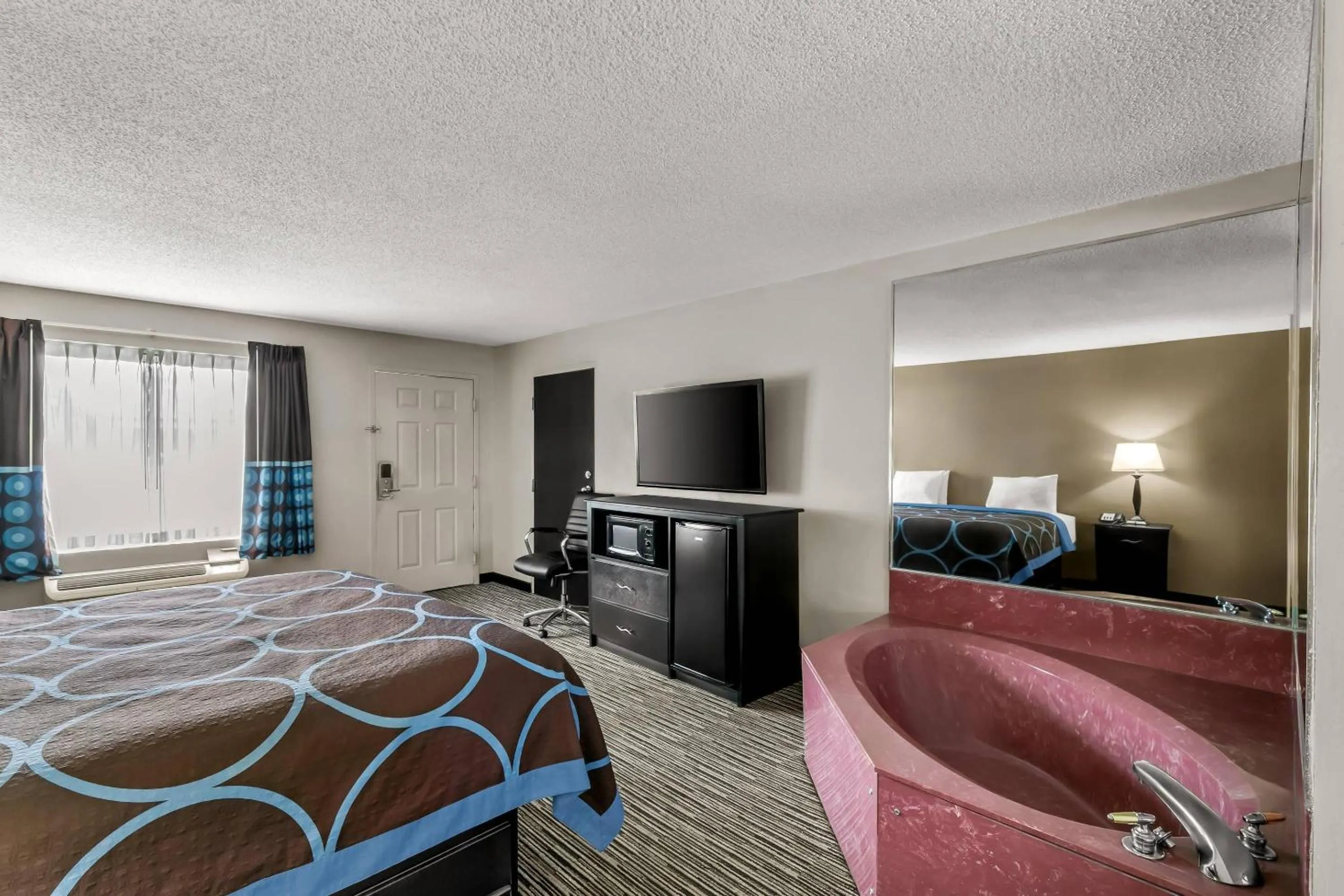 Bedroom, Bed in Econo Lodge Elberton