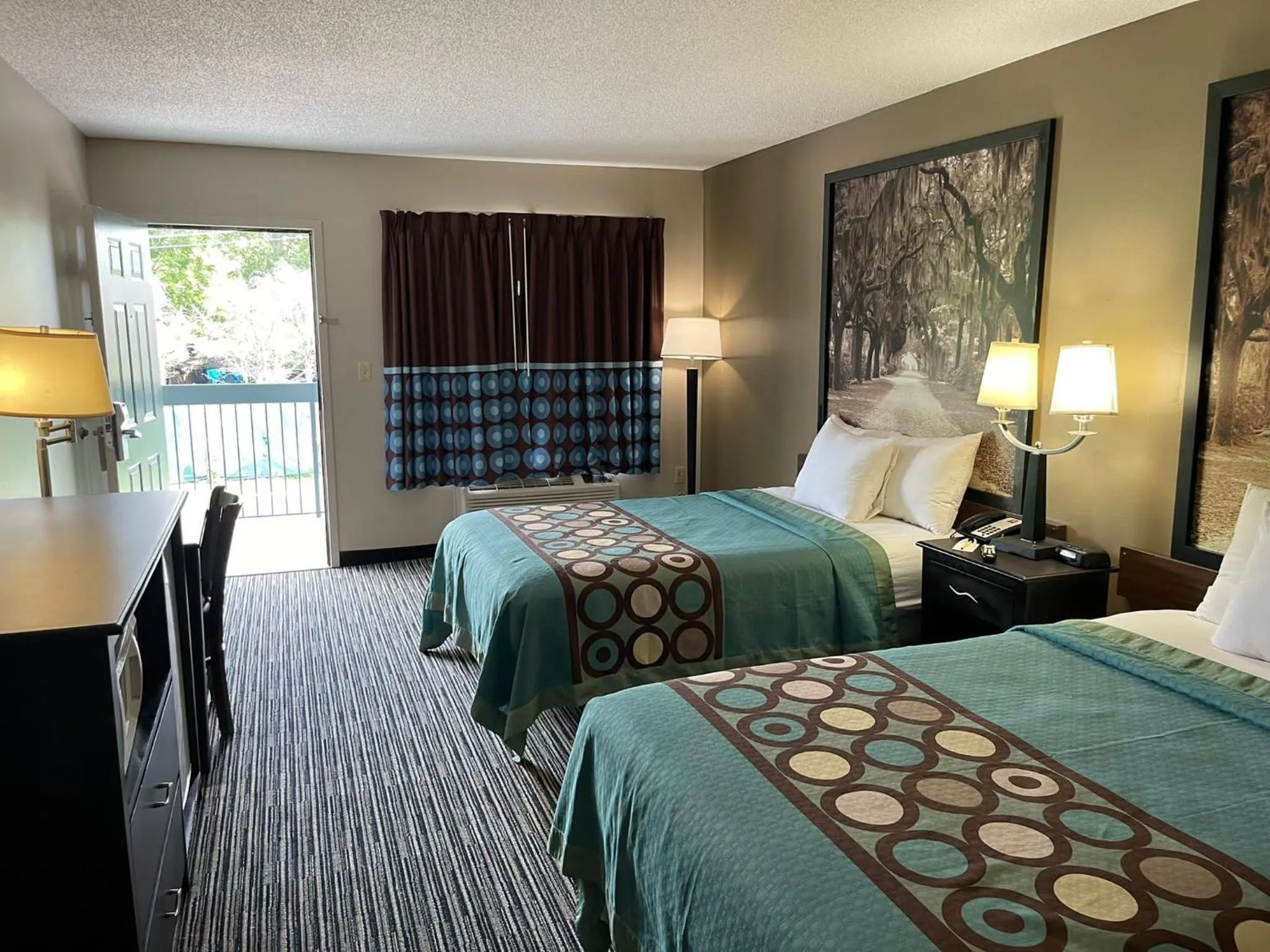 Photo of the whole room, Bed in Super 8 by Wyndham Elberton