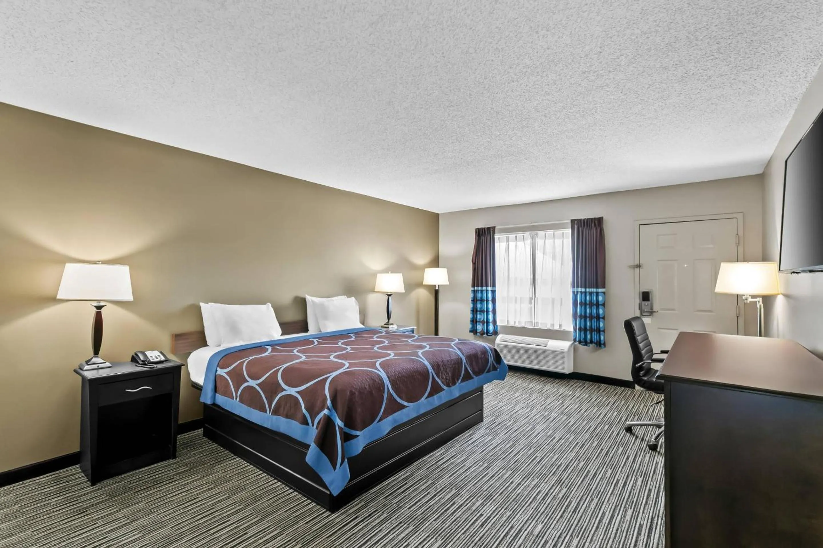 Bedroom, Bed in Econo Lodge Elberton