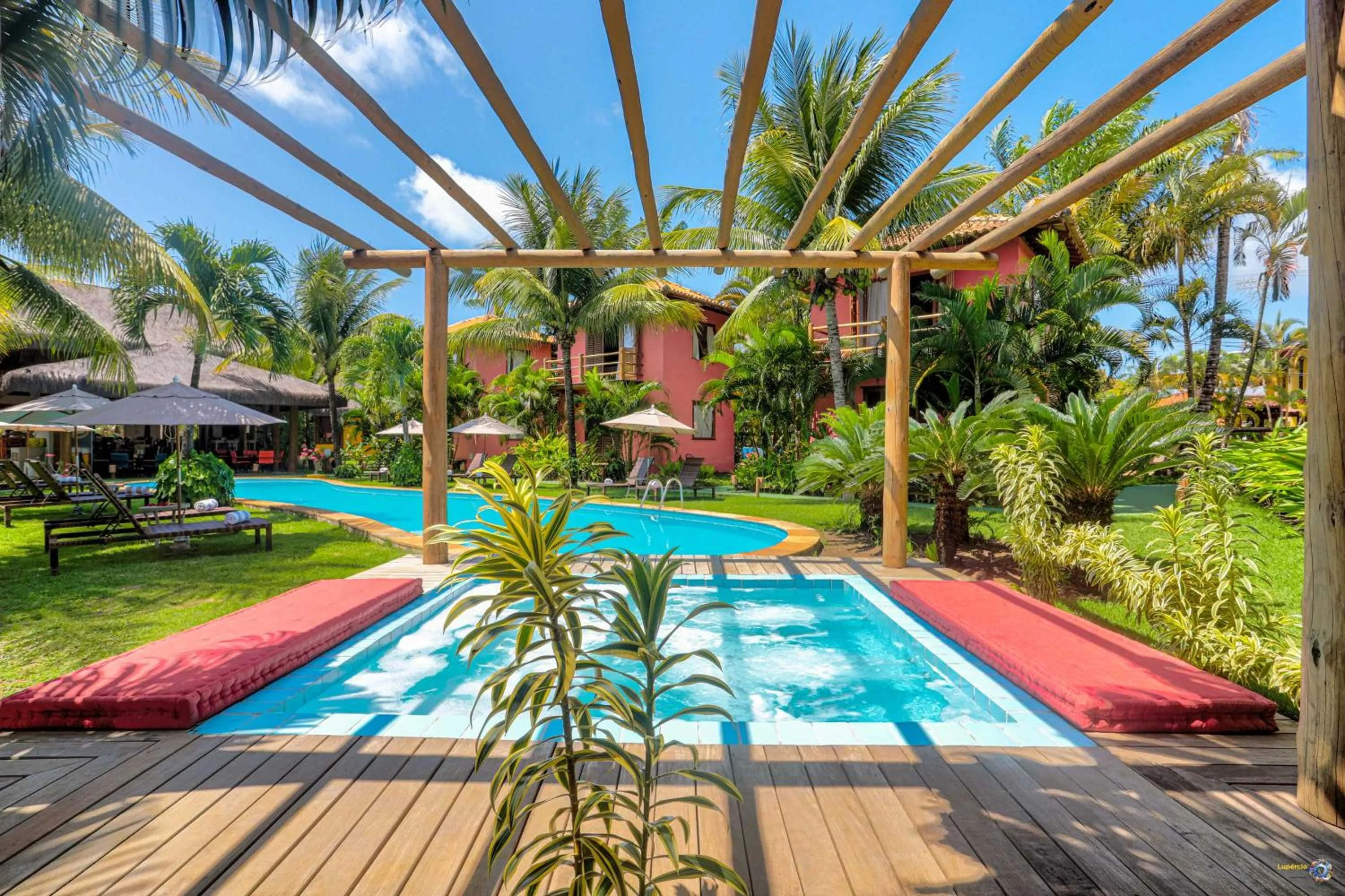 Swimming pool in Pousada Vira Canoa