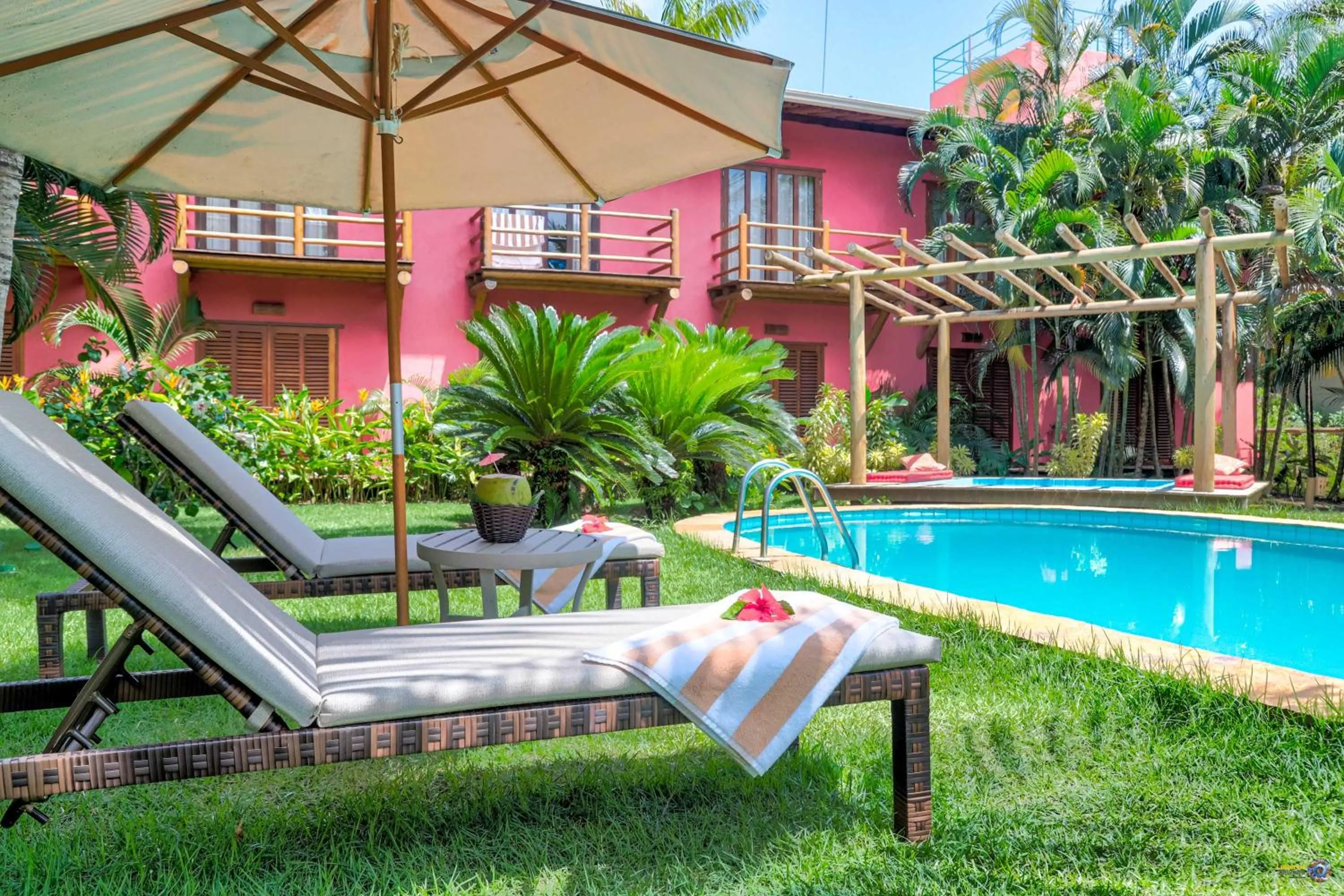 Swimming pool in Pousada Vira Canoa