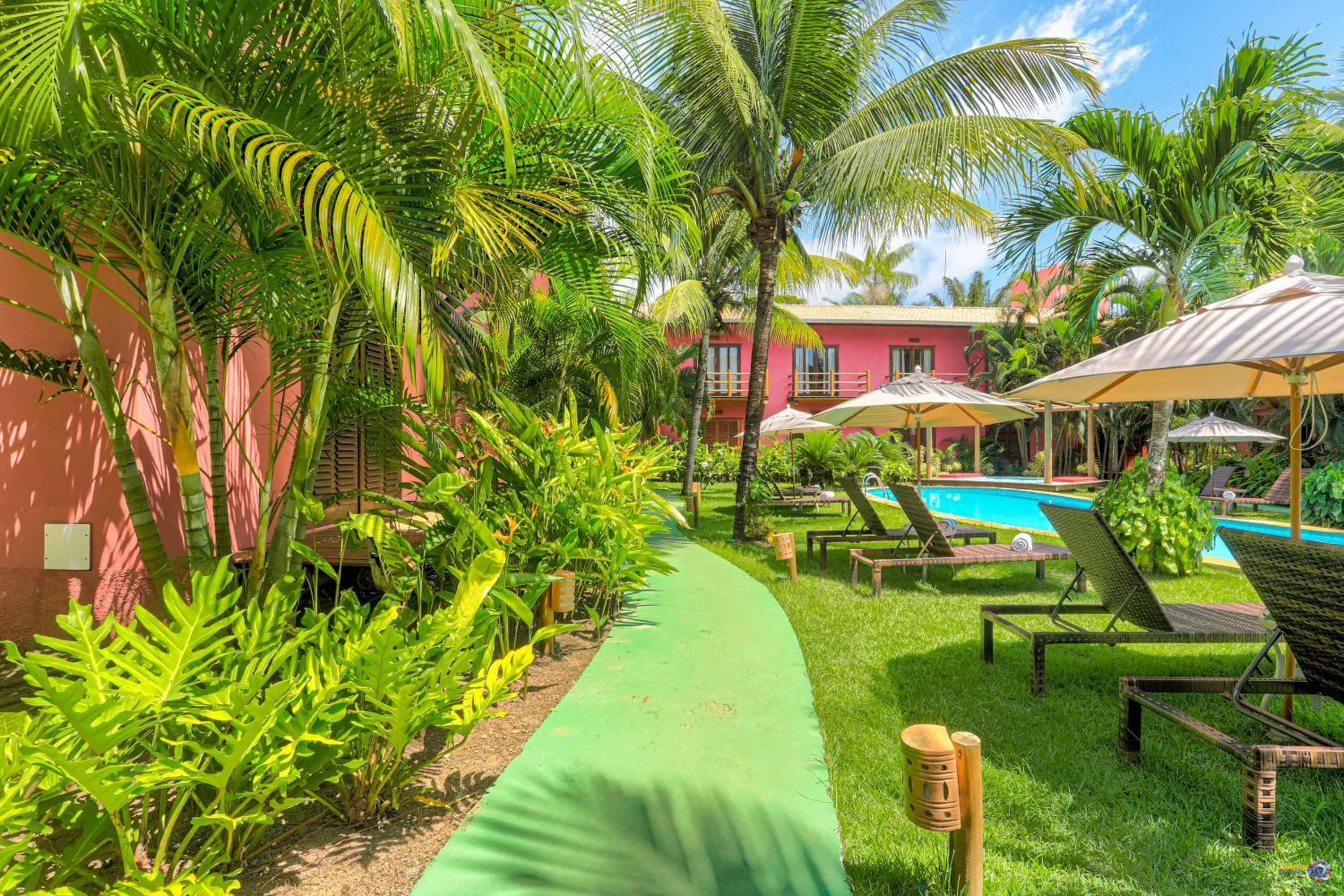 Swimming pool in Pousada Vira Canoa