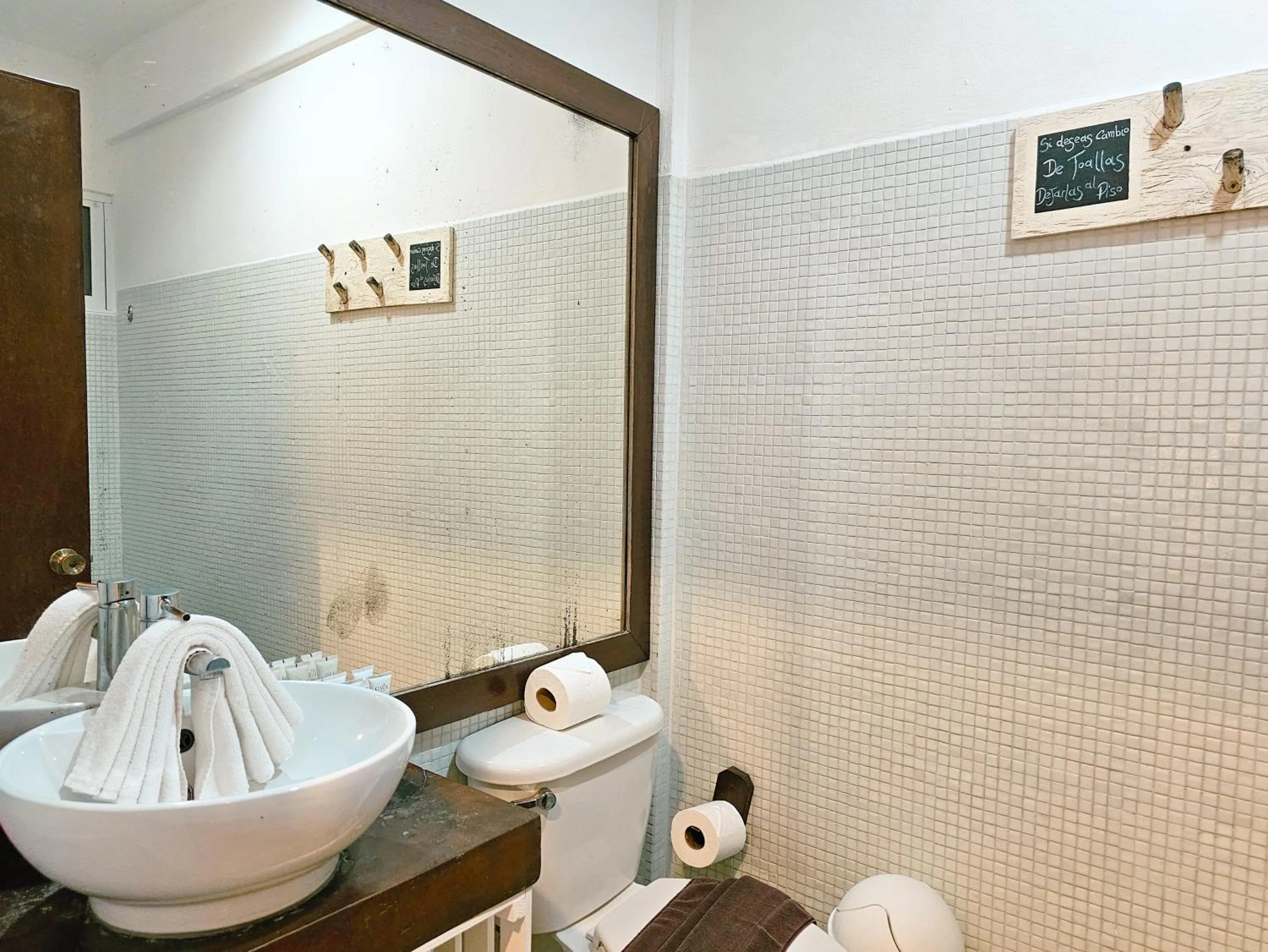 Bathroom in 40 Cañones