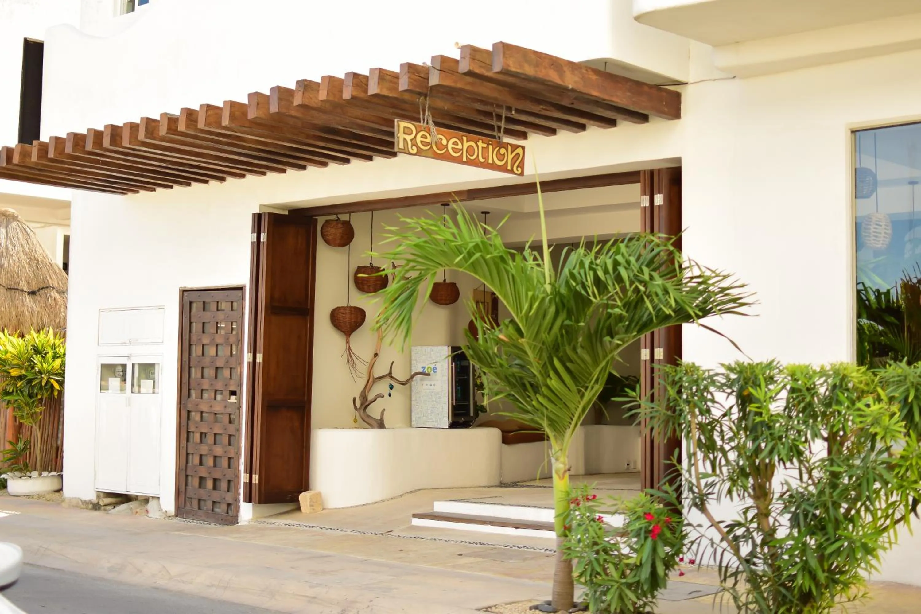 Facade/entrance in 40 Cañones