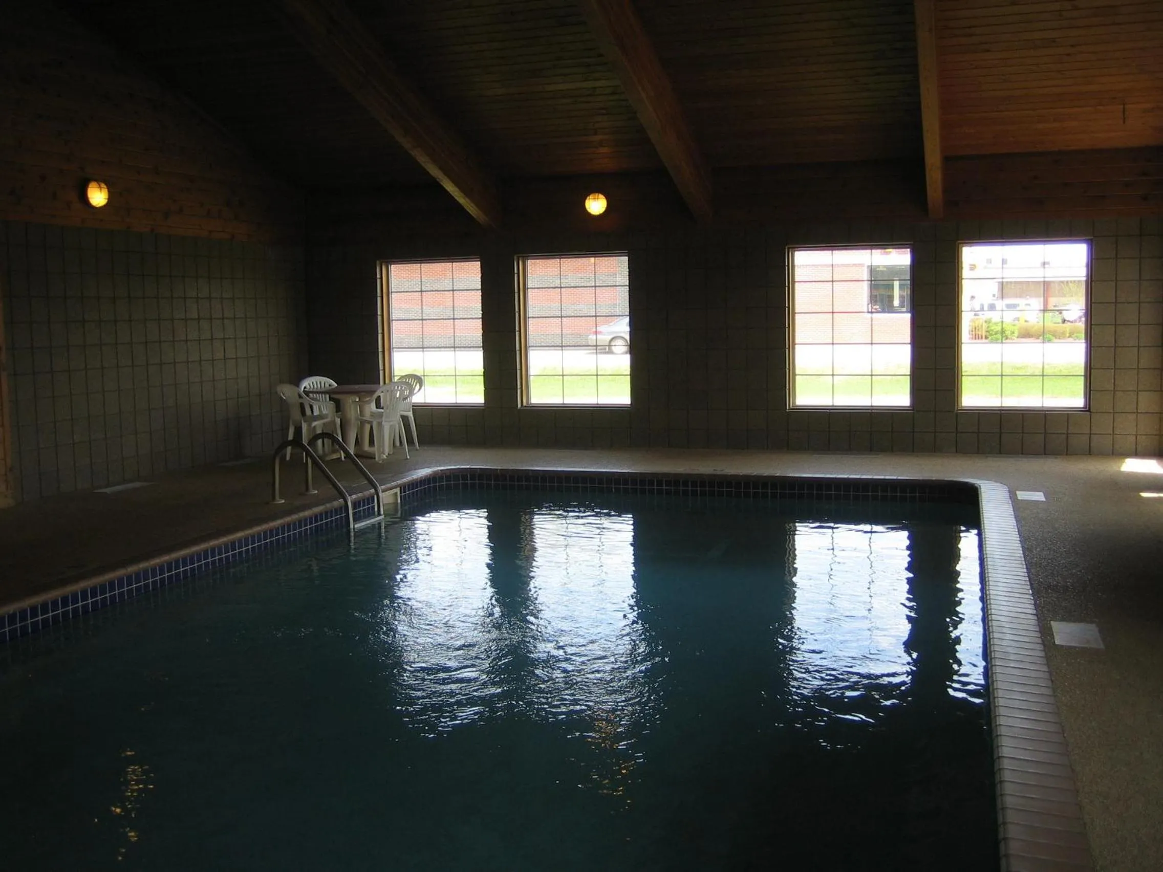 Swimming pool in Knights Inn Litchfield