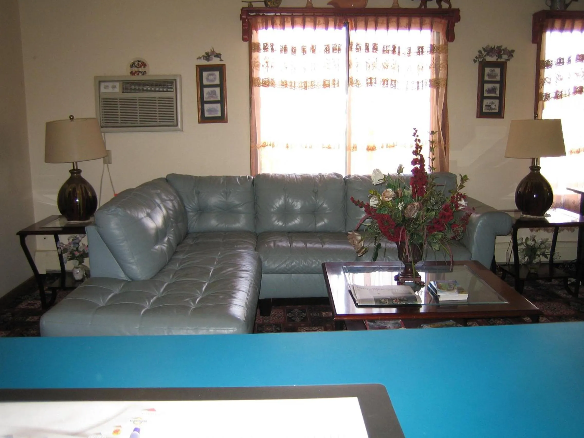 Lounge or bar in Knights Inn Litchfield