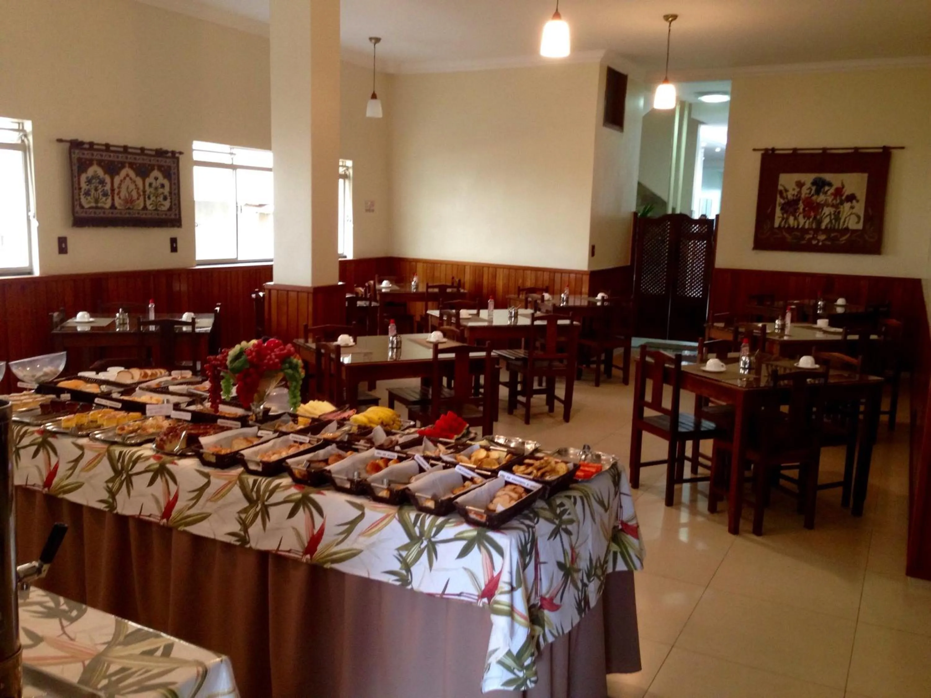 Buffet breakfast in Hotel Carajás