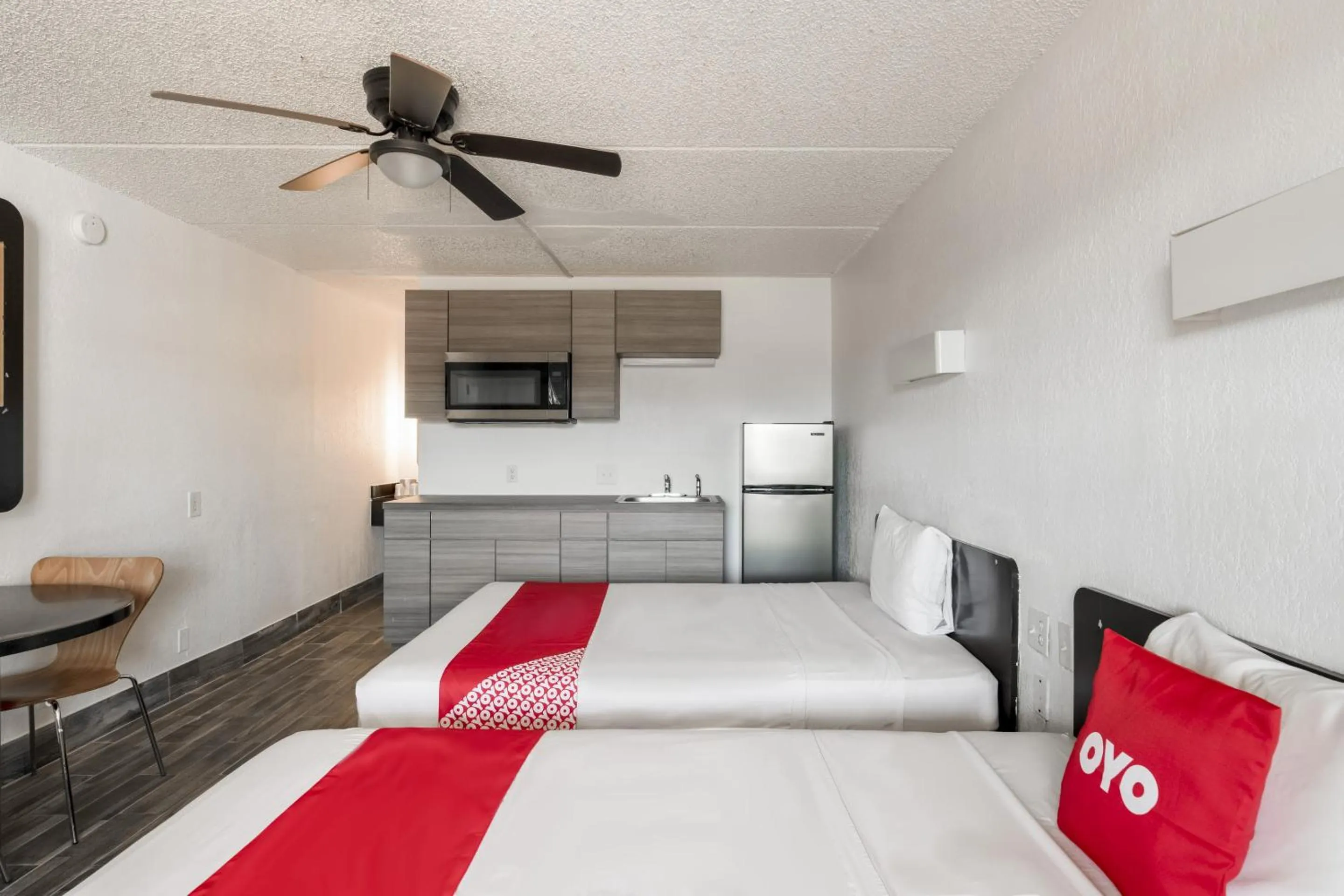 Bedroom, Bed in OYO Hotel Houston Katy Freeway