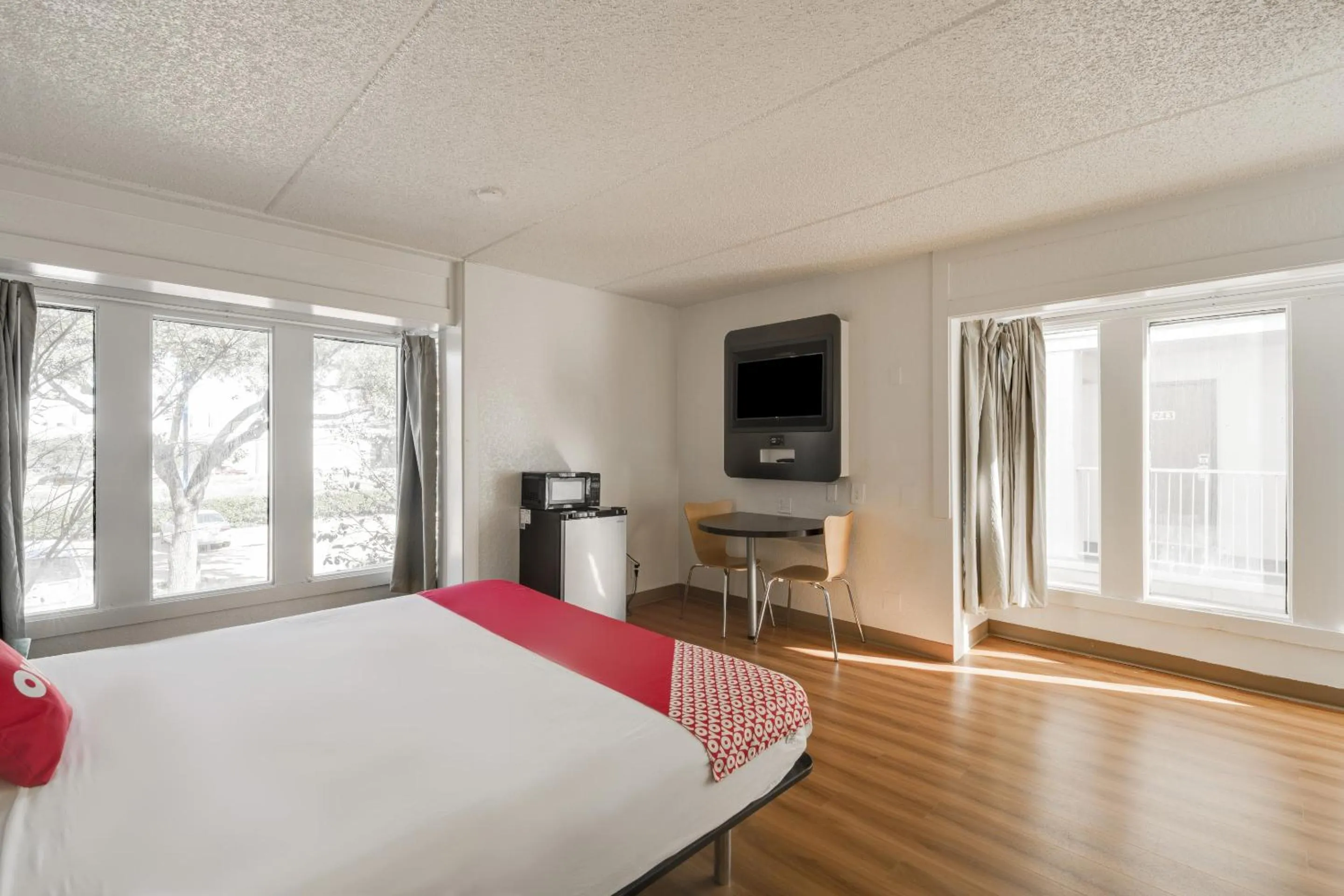 Bedroom, Bed in OYO Hotel Houston Katy Freeway