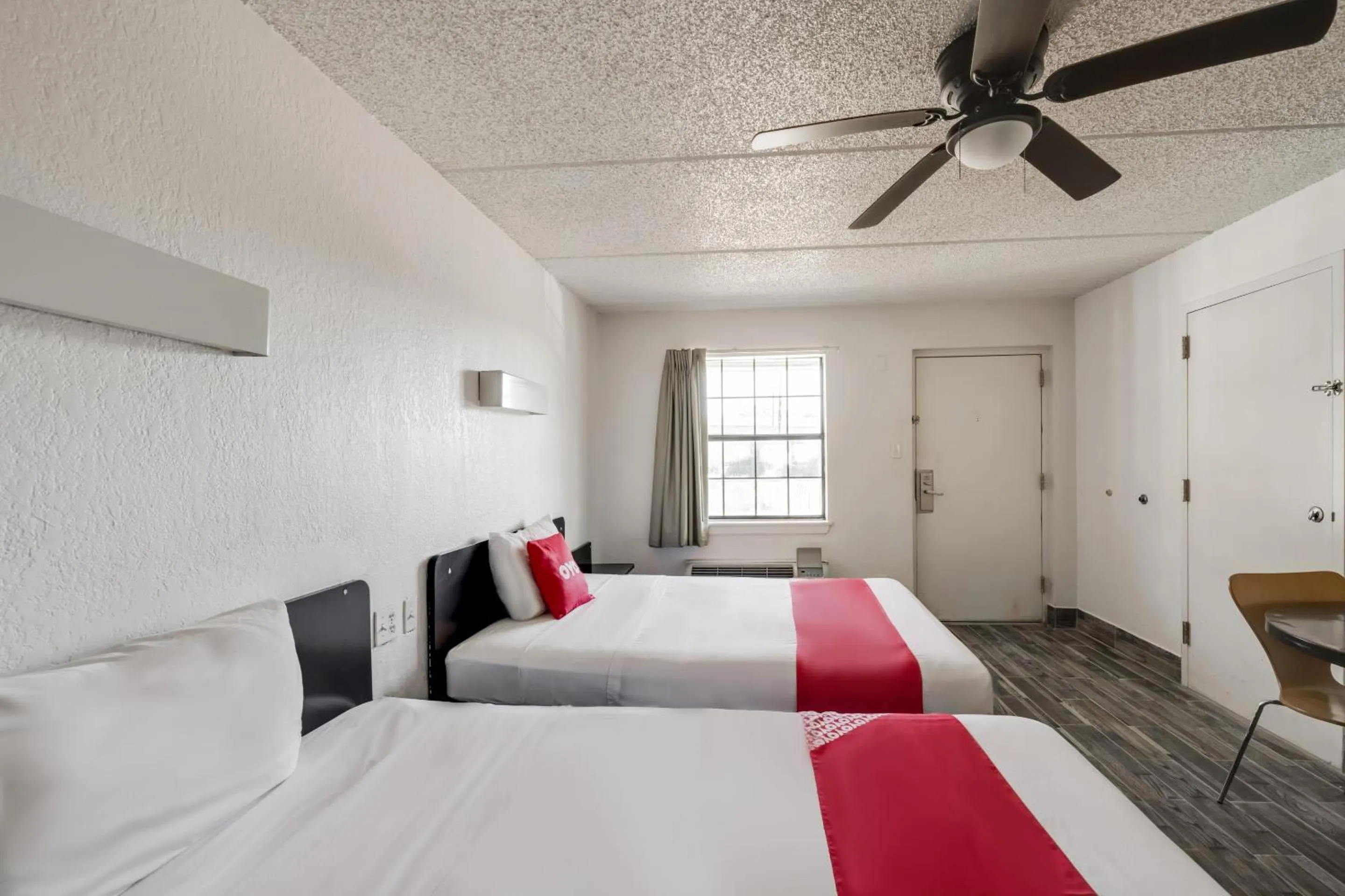 Bedroom, Bed in OYO Hotel Houston Katy Freeway