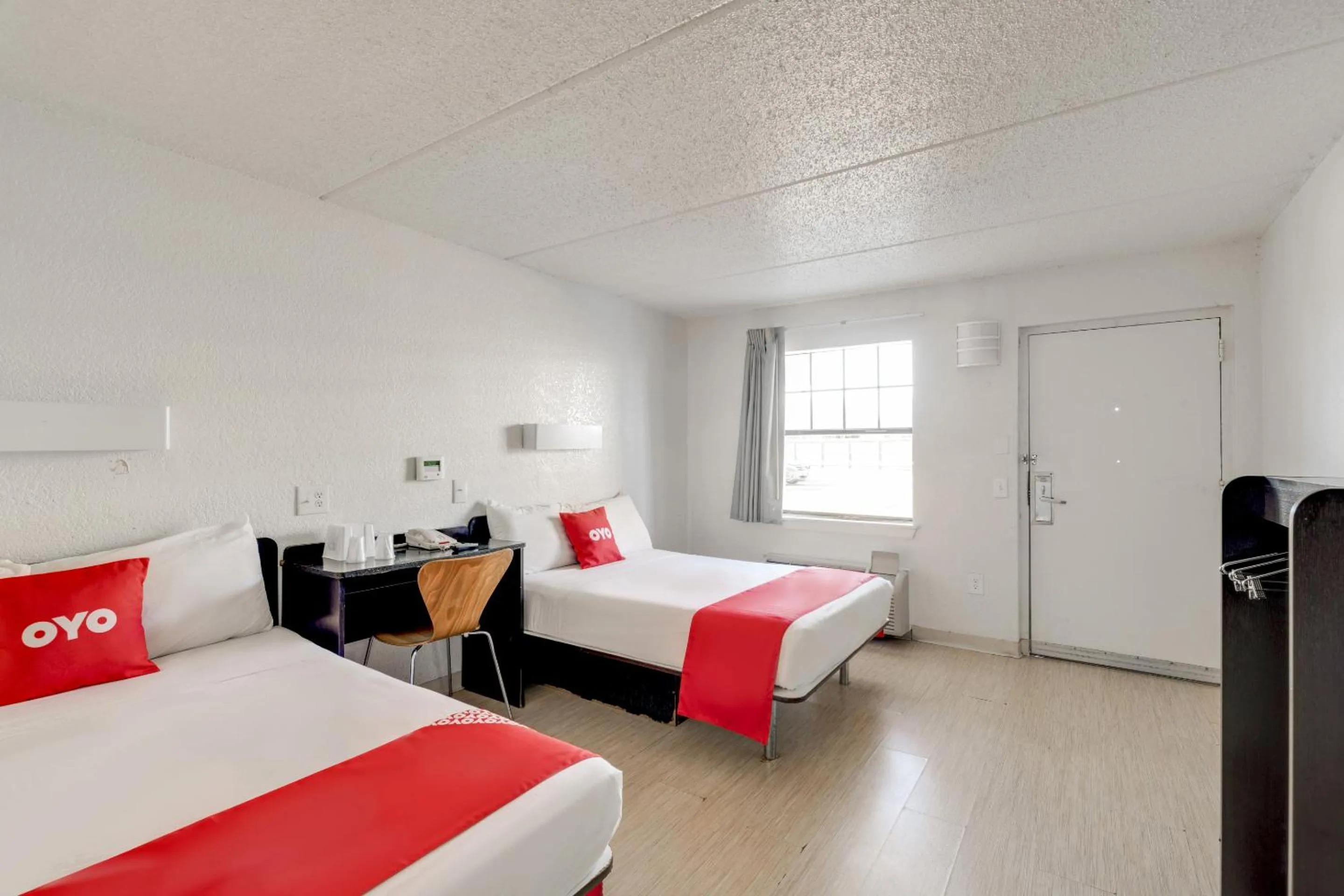 Bedroom, Bed in OYO Hotel Houston Katy Freeway