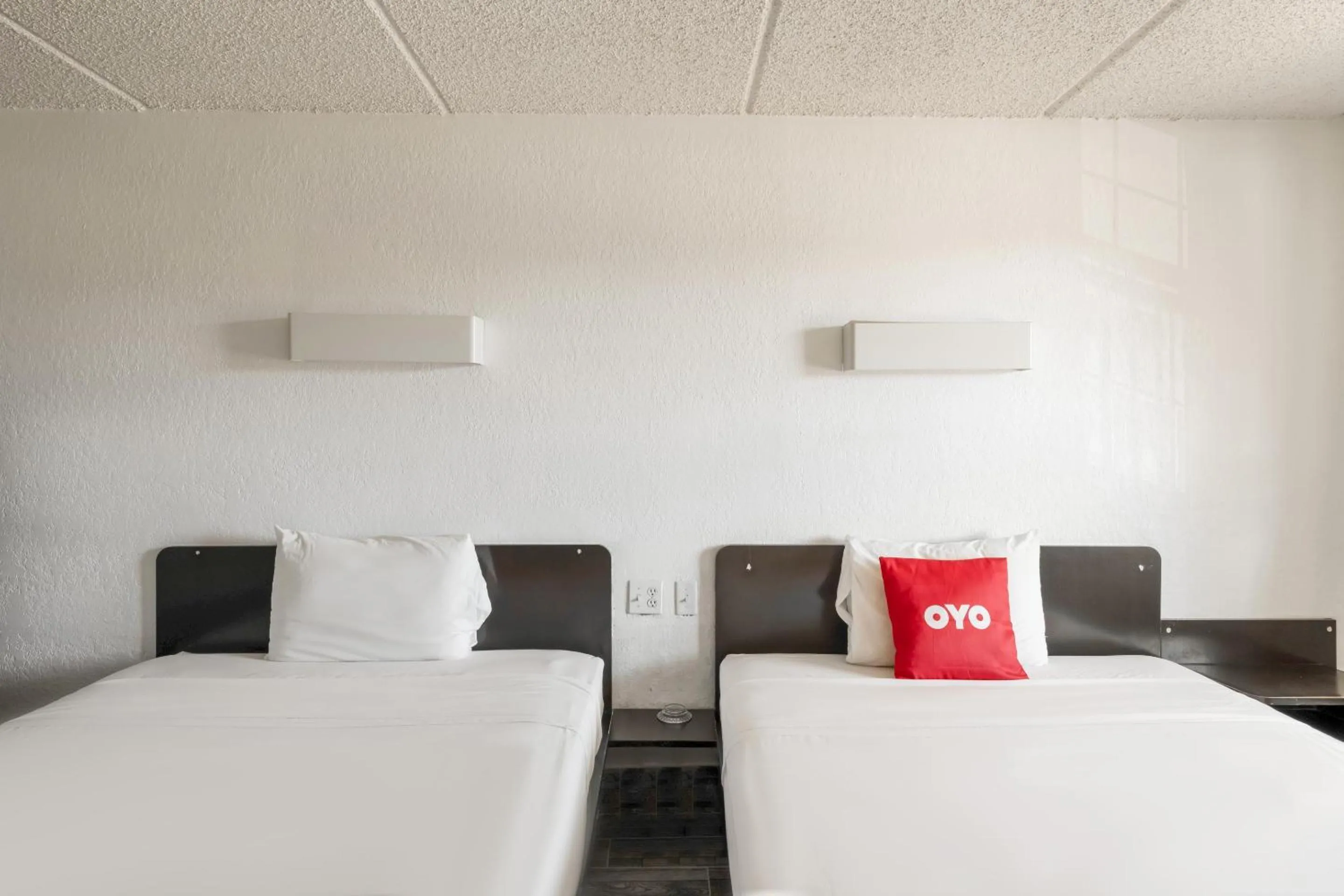 Bedroom, Bed in OYO Hotel Houston Katy Freeway