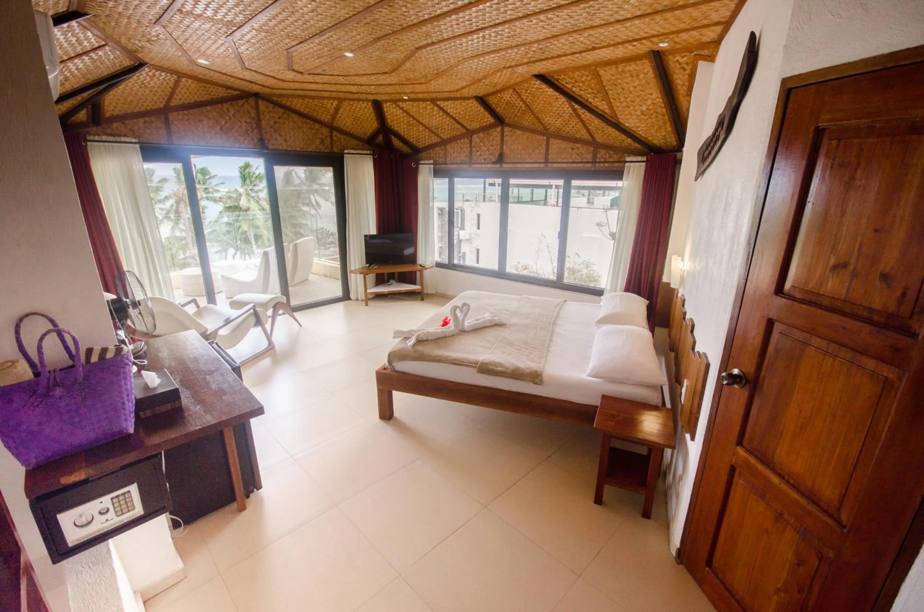 Photo of the whole room, Bed in Ralph's Place