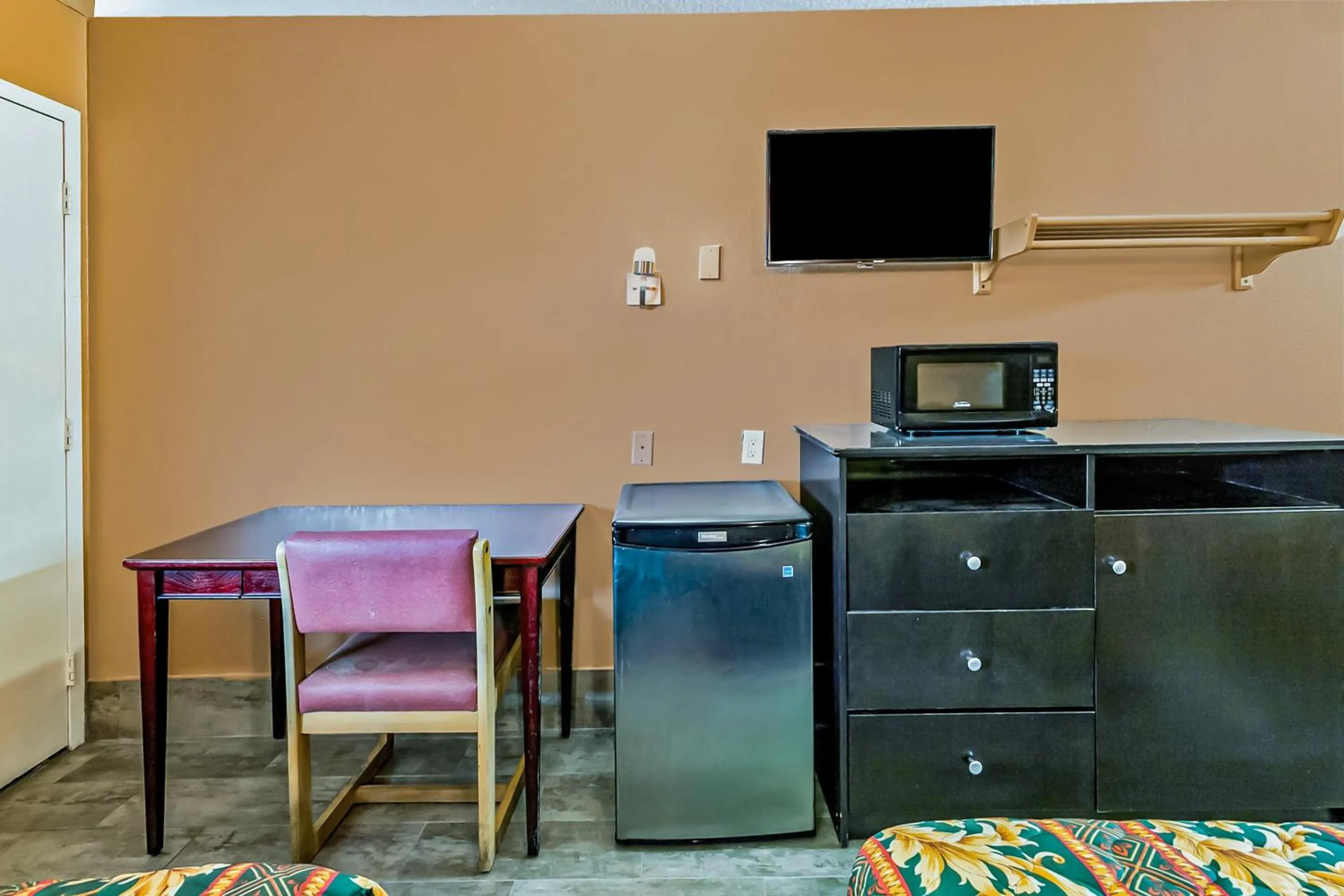 Bedroom in OYO Hotel Lake Charles Hwy 10